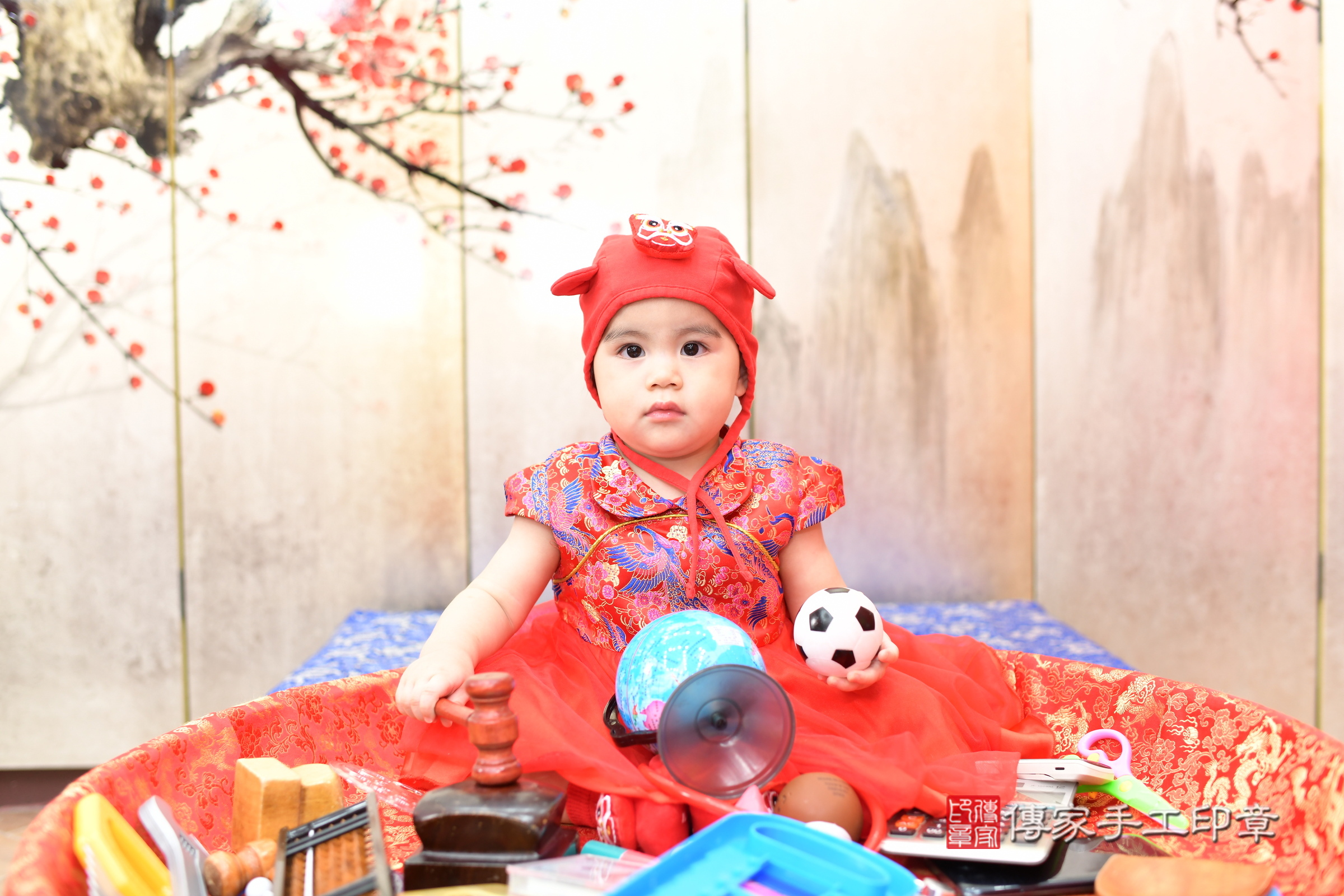 昕昕寶寶抓周，小孩古裝禮服照。地點：傳家「新北店」古禮會場，照片1