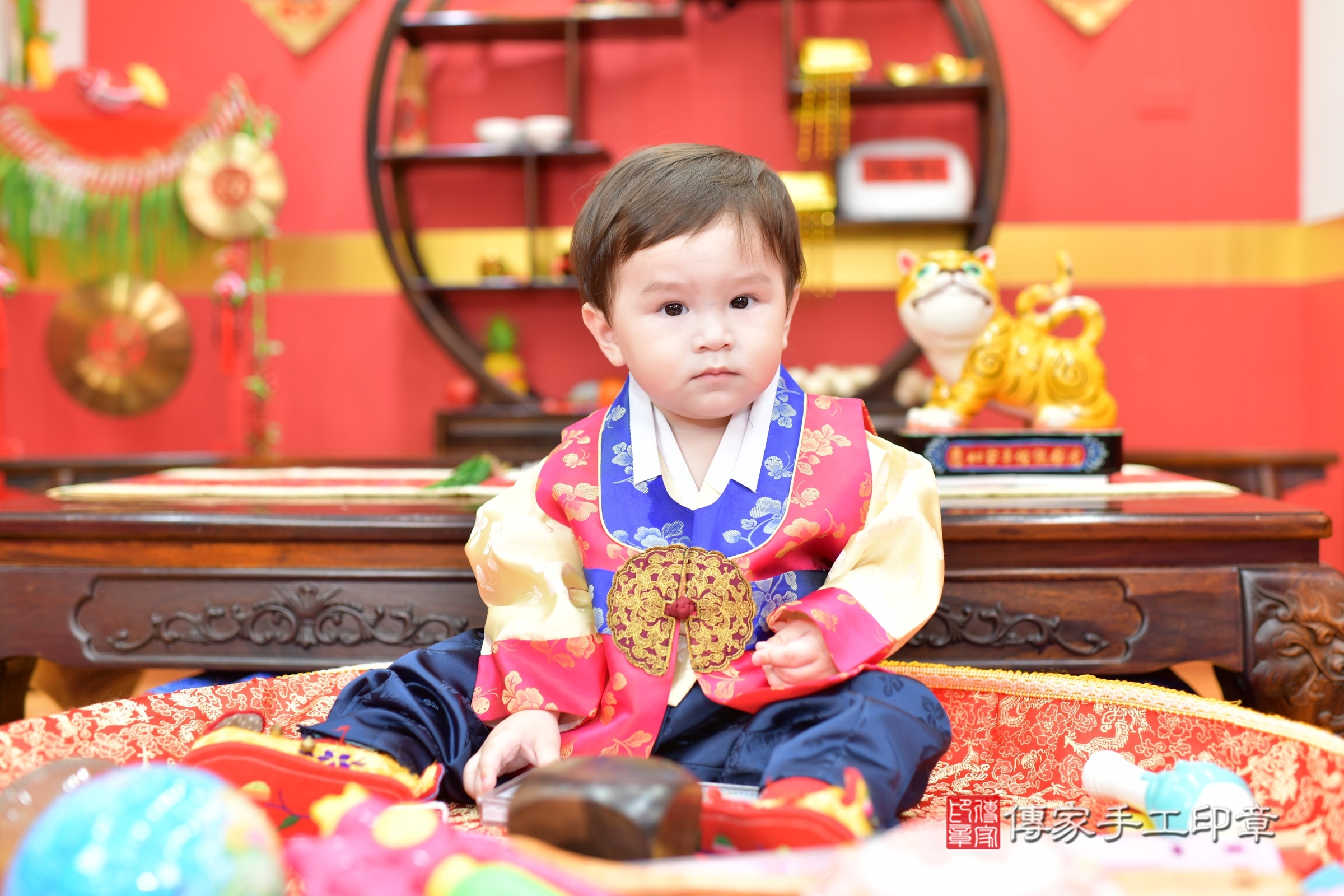 小海寶寶抓周，小孩古裝禮服照。地點：傳家「桃園店」古禮會場，照片2