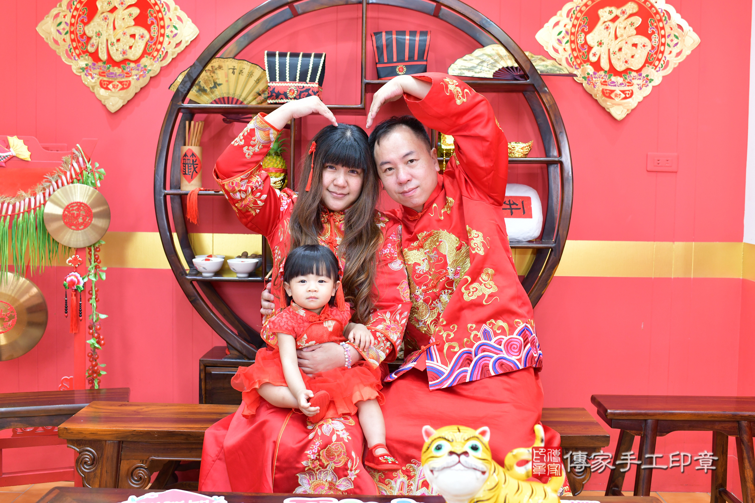 喬喬寶寶抓周，成人與小孩古裝禮服照。地點：傳家「桃園店」古禮會場，照片4