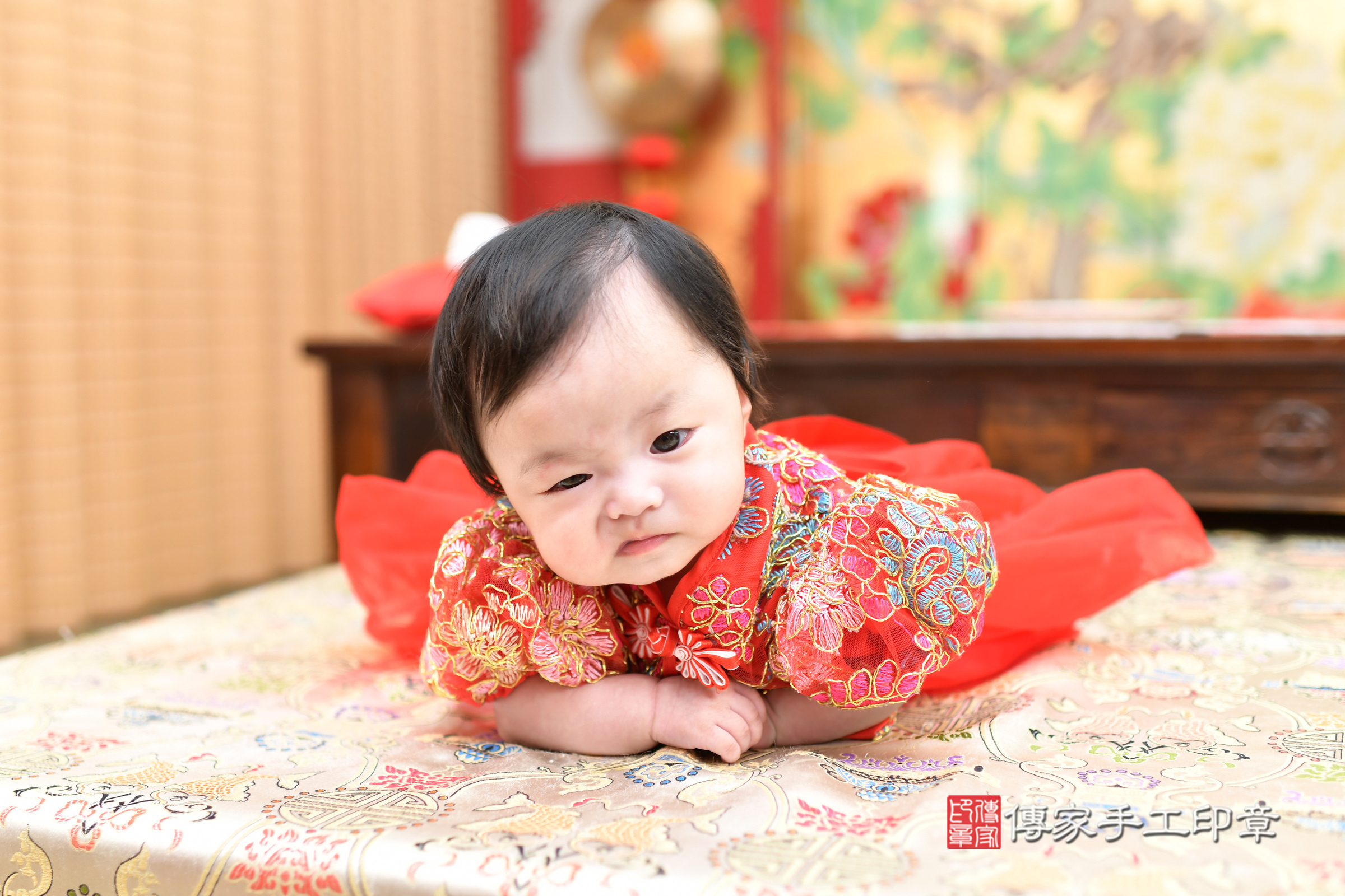 浠浠寶寶收涎，小孩古裝禮服照。地點：傳家「台北店」古禮會場，照片3