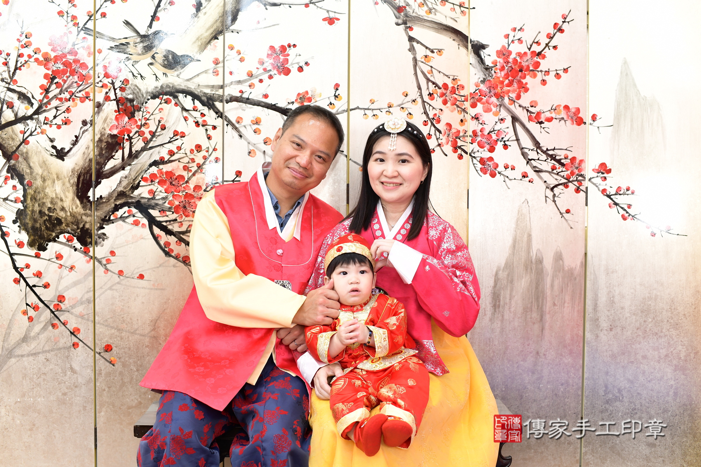 堂堂寶寶抓周，成人與小孩古裝禮服照。地點：傳家「新北店」古禮會場，照片4