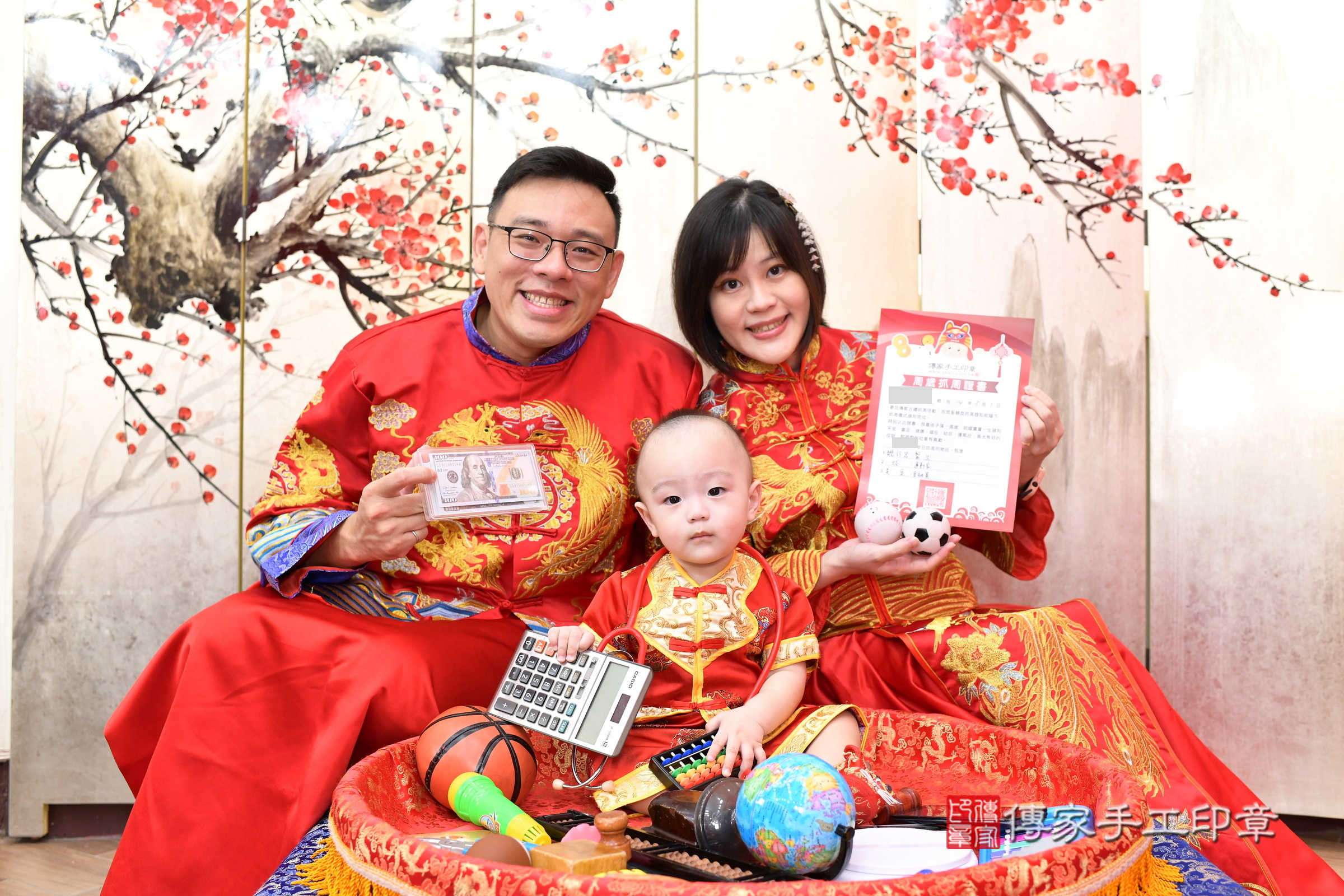 小縉寶寶抓周，成人與小孩古裝禮服照。地點：傳家「新北店」古禮會場，照片4