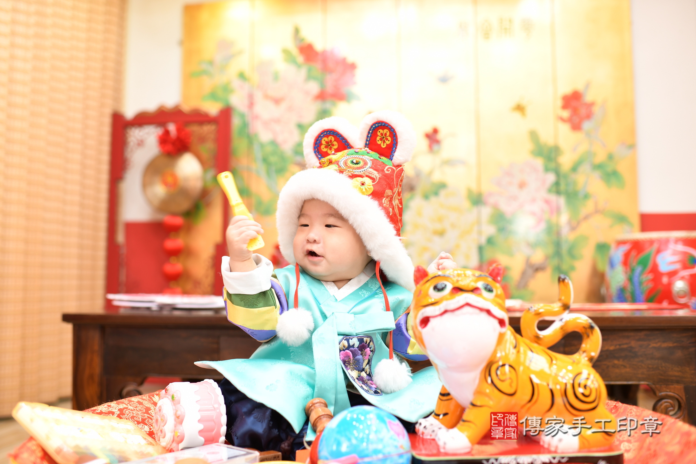 小震寶寶抓周，小孩古裝禮服照。地點：傳家「台北店」古禮會場，照片2