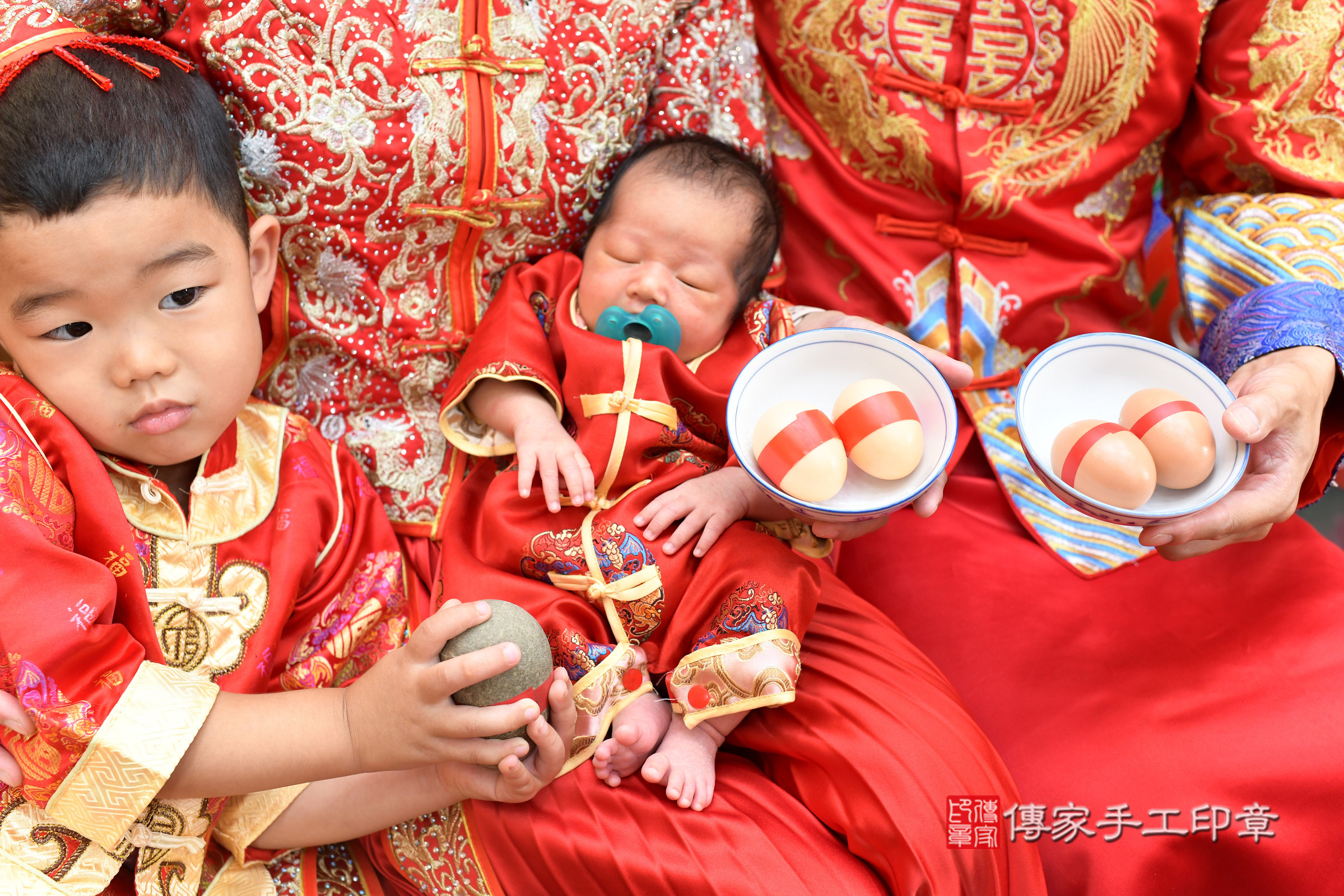 小馳寶寶剃頭，小孩古裝禮服照。地點：傳家「台北店」古禮會場，照片2