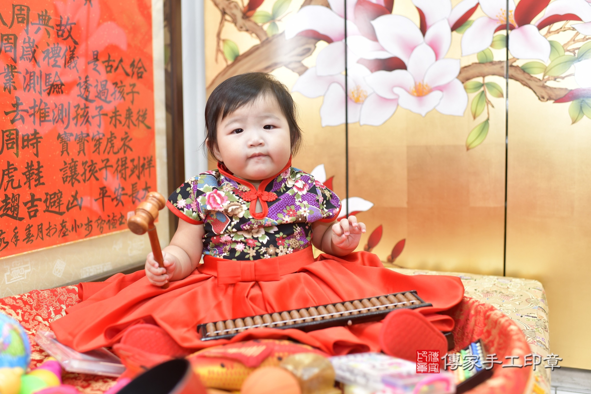 小芷寶寶抓周，小孩古裝禮服照。地點：傳家「新竹店」古禮會場，照片1