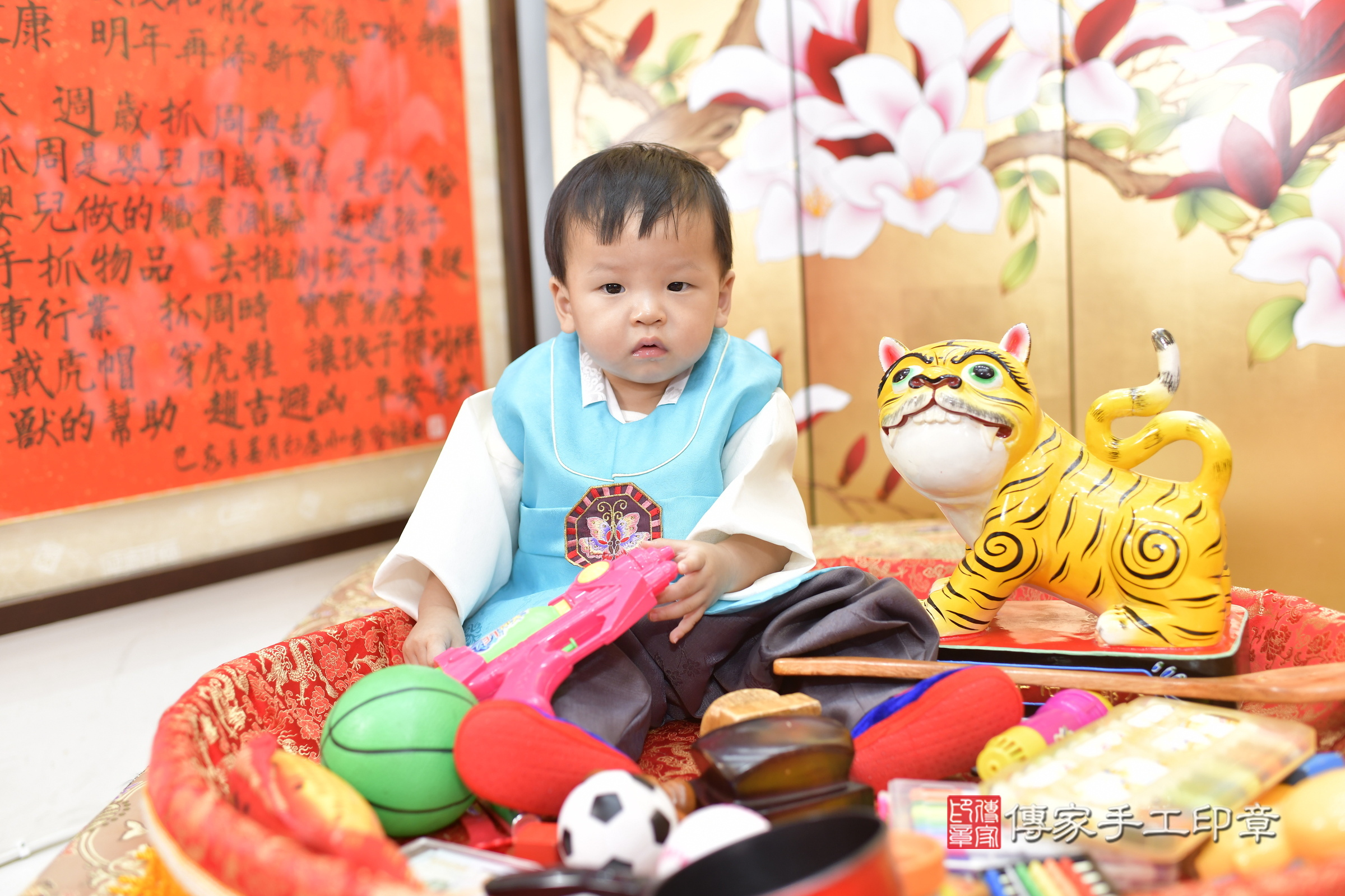 小宥寶寶抓周，小孩古裝禮服照。地點：傳家「新竹店」古禮會場，照片2