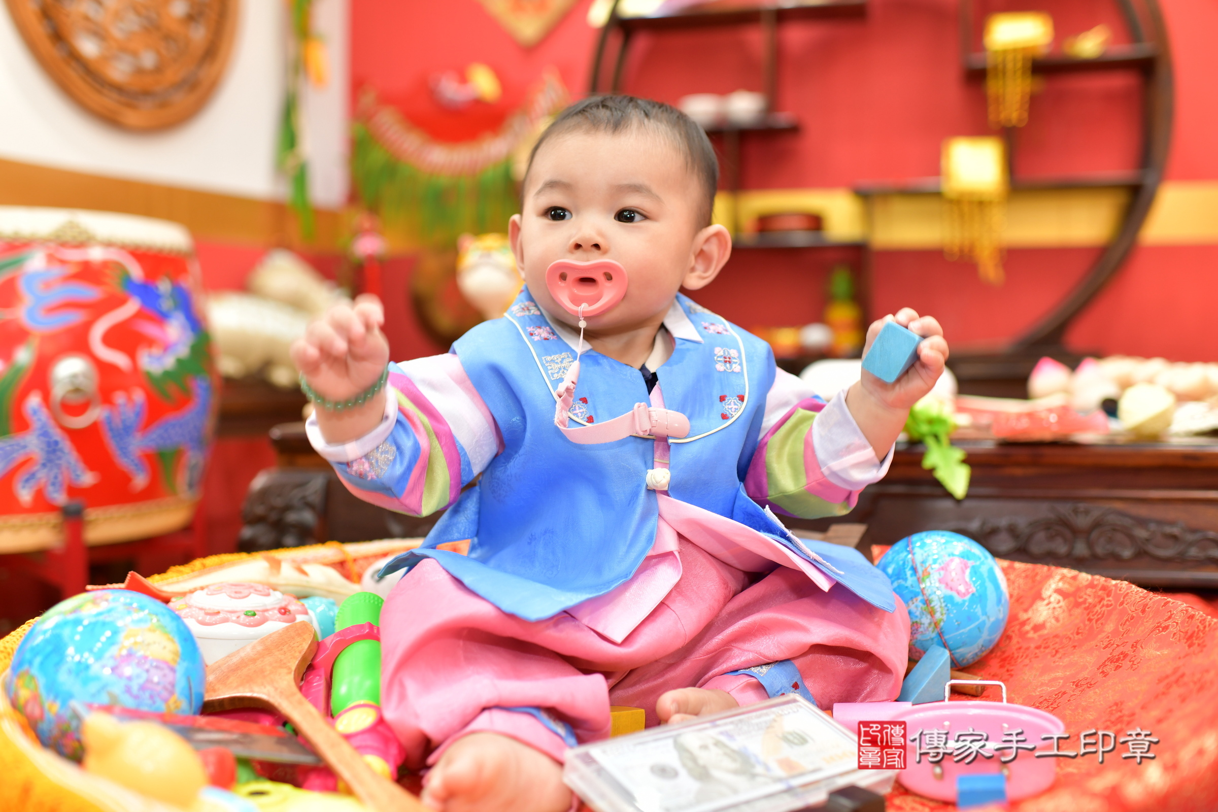 小任寶寶抓周，小孩古裝禮服照。地點：傳家「桃園店」古禮會場，照片2