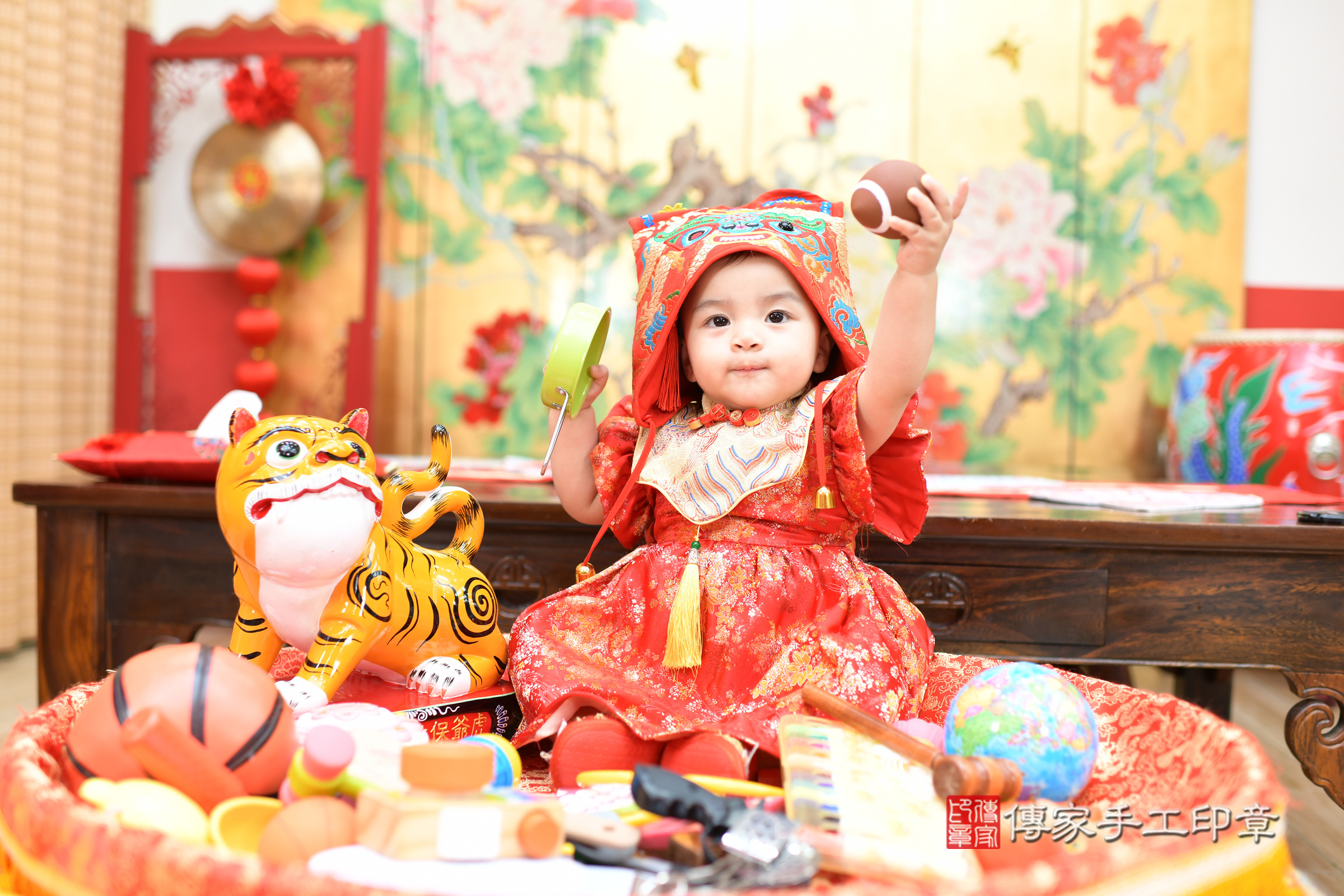 希希寶寶抓周，小孩古裝禮服照。地點：傳家「台北店」古禮會場，照片3