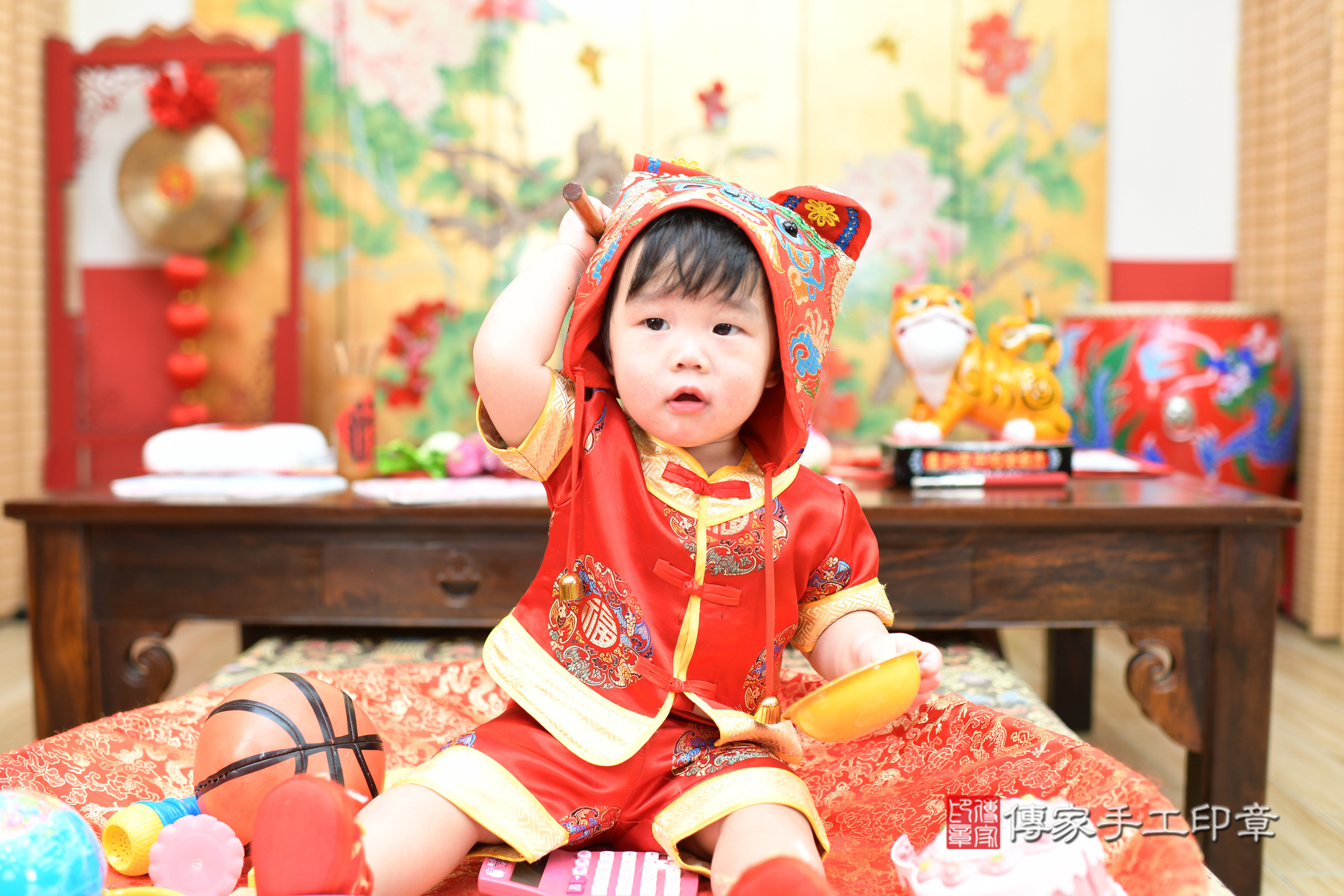 宸宸寶寶抓周，小孩古裝禮服照。地點：傳家「台北店」古禮會場，照片2