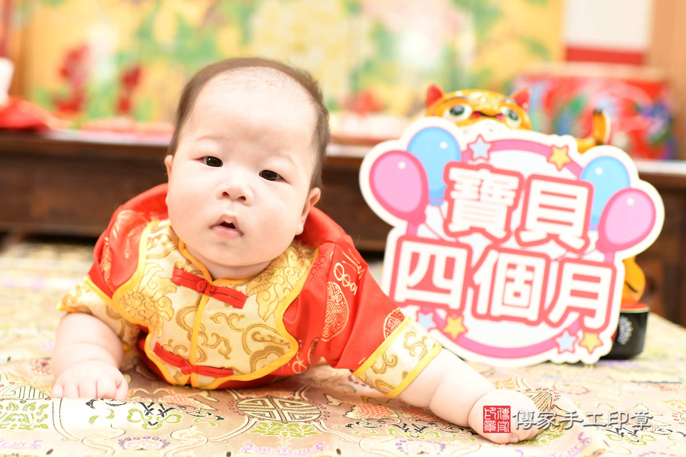 宸宸寶寶收涎，小孩古裝禮服照。地點：傳家「台北店」古禮會場，照片2