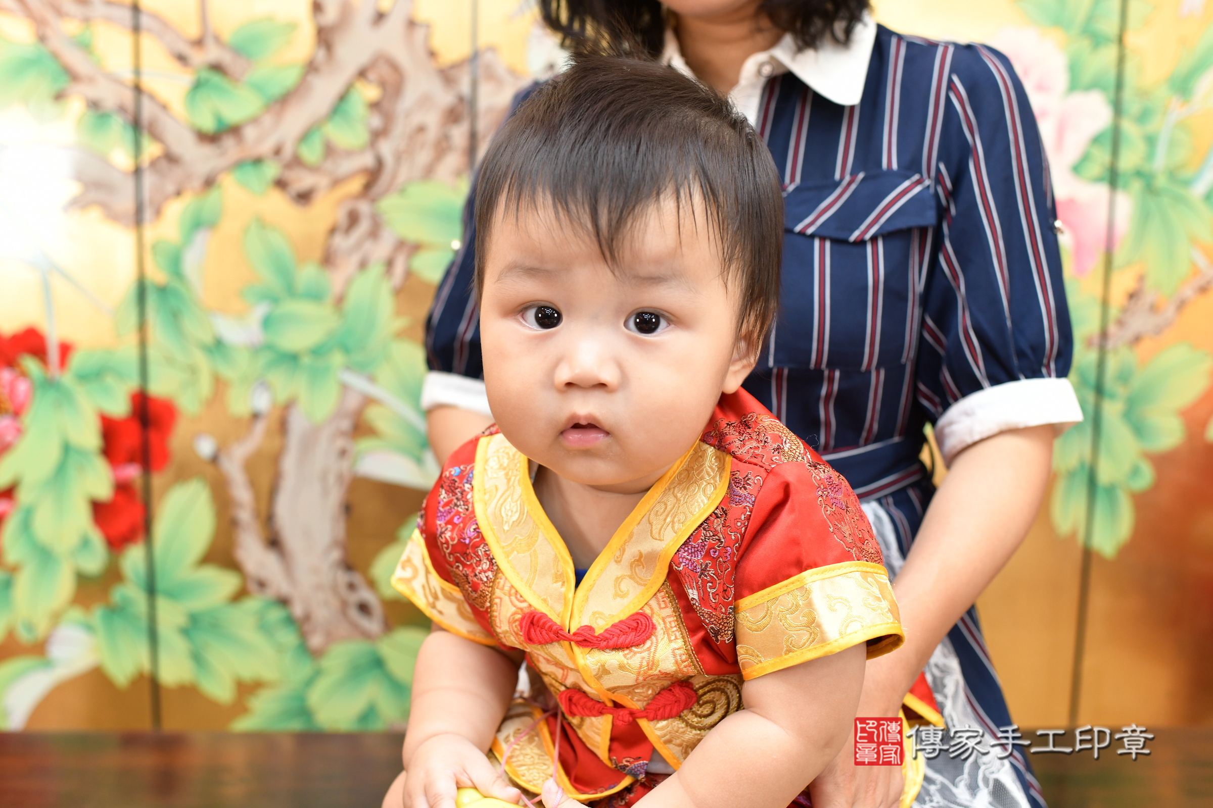 小翼寶寶剃頭，小孩古裝禮服照。地點：傳家「台北店」古禮會場，照片1