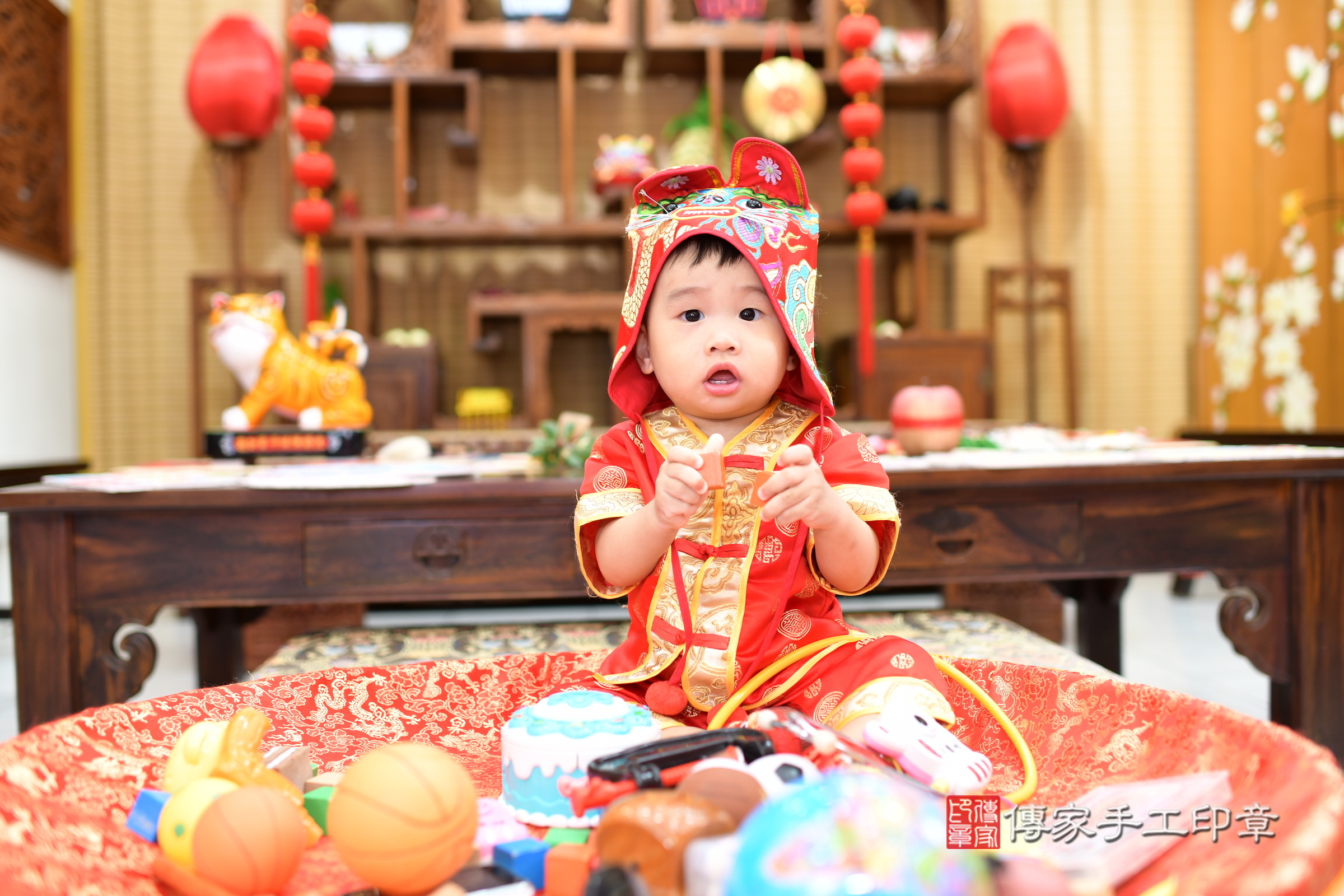 小嘉寶寶抓周，小孩古裝禮服照。地點：傳家「台南店」古禮會場，照片2