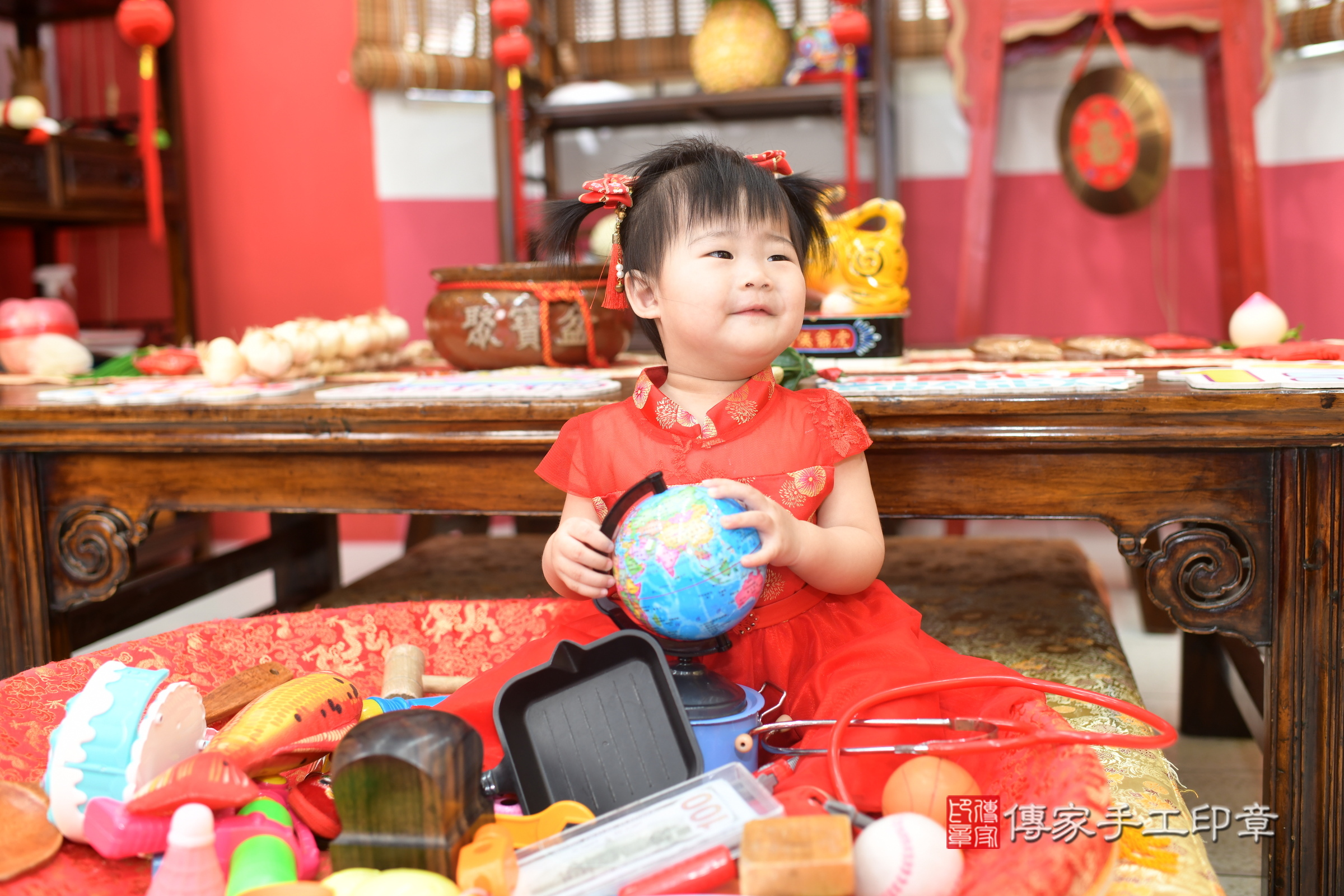 甄甄寶寶抓周，小孩古裝禮服照。地點：傳家「高雄店」古禮會場，照片2