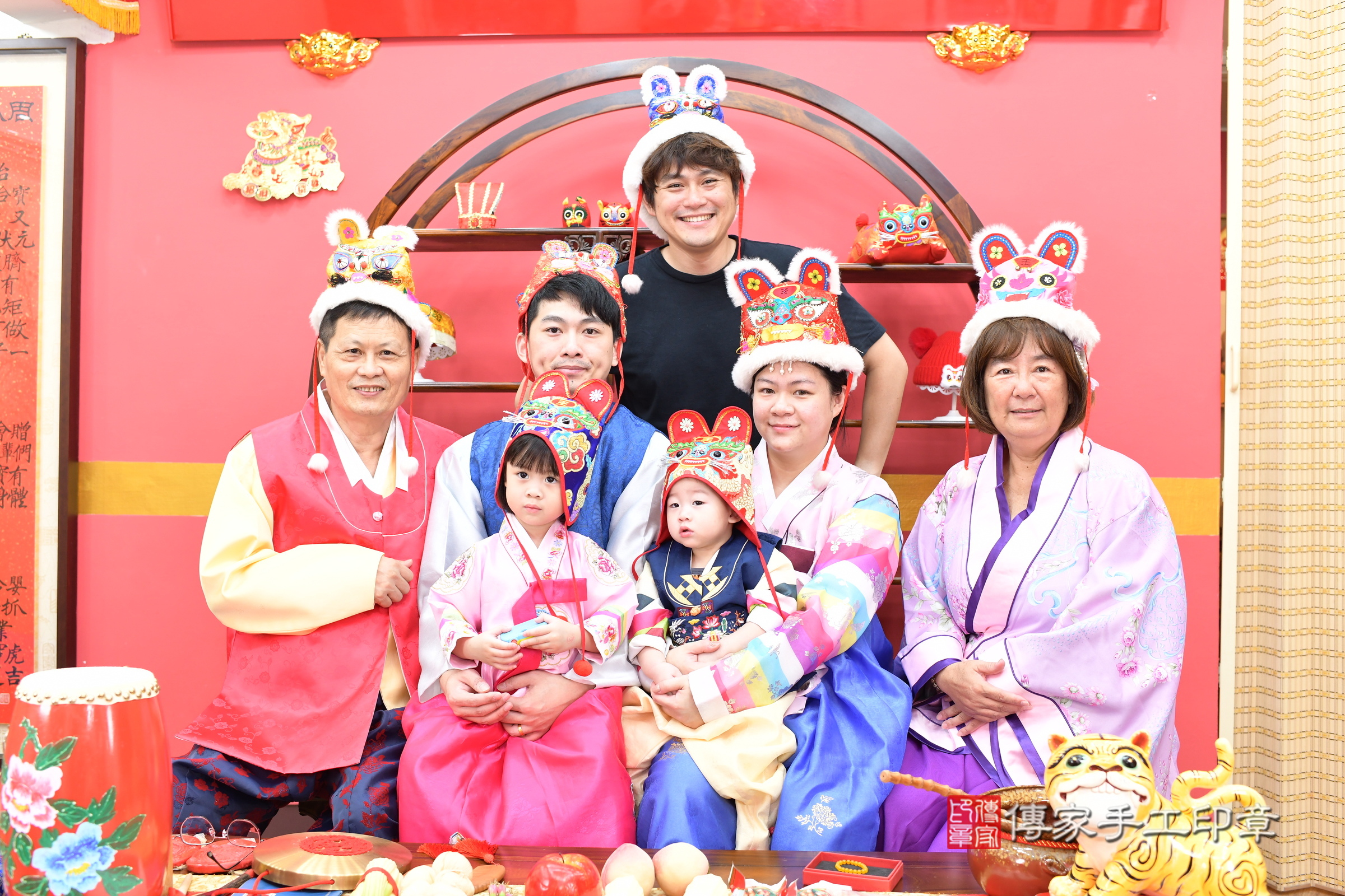 皓皓寶寶抓周，成人與小孩古裝禮服照。地點：傳家「新北店」古禮會場，照片2