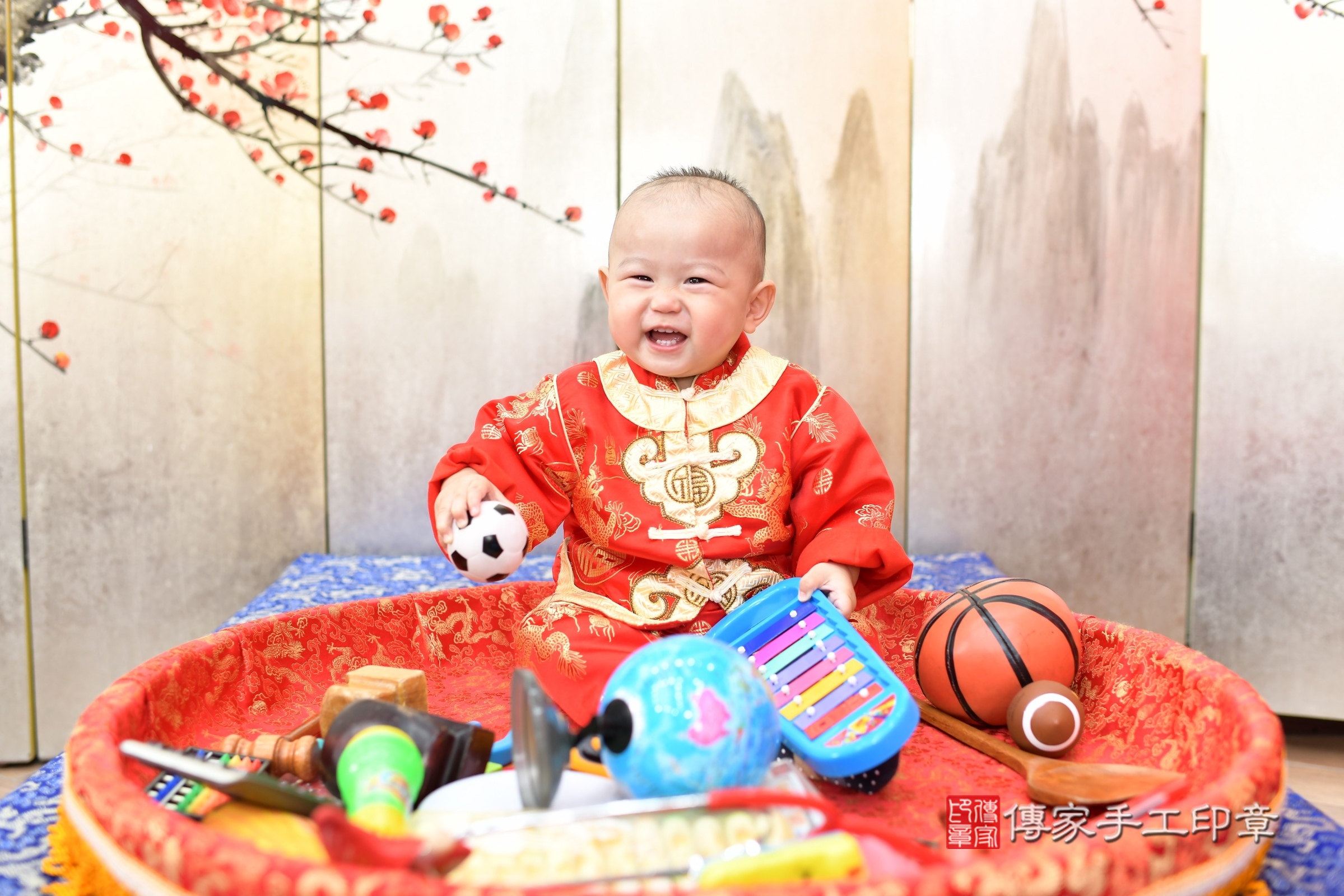 小然寶寶抓周，小孩古裝禮服照。地點：傳家「新北店」古禮會場，照片3