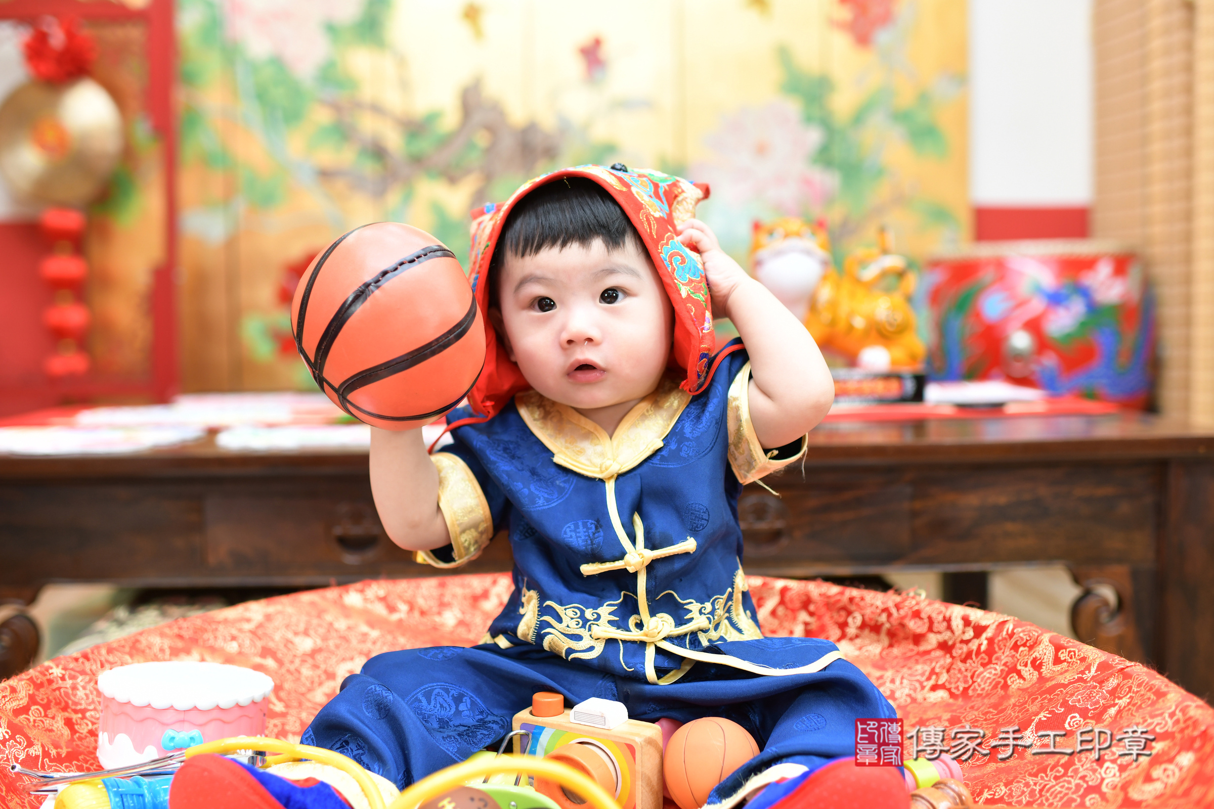 晨晨寶寶抓周，小孩古裝禮服照。地點：傳家「台北店」古禮會場，照片3