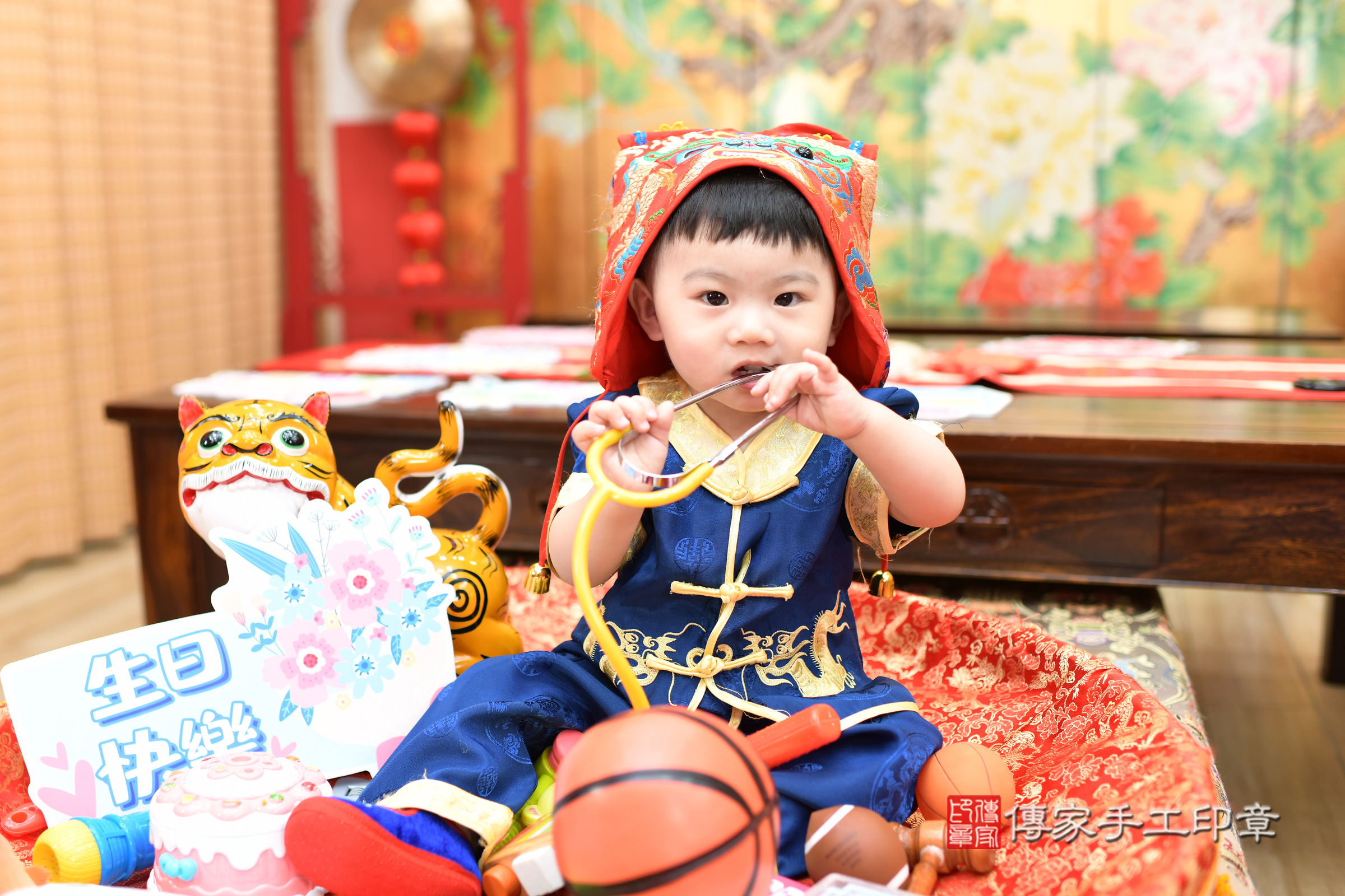 晨晨寶寶抓周，小孩古裝禮服照。地點：傳家「台北店」古禮會場，照片4