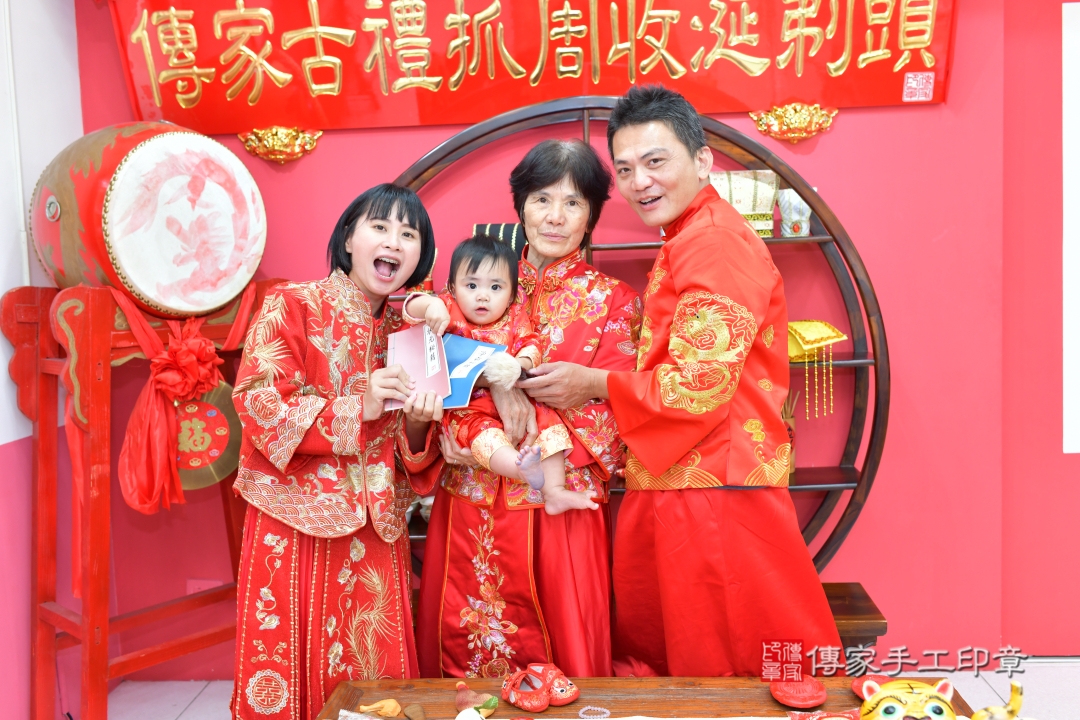 傳家台中店、抓周、古裝禮服照 傳家台中店、抓周、古裝禮服照