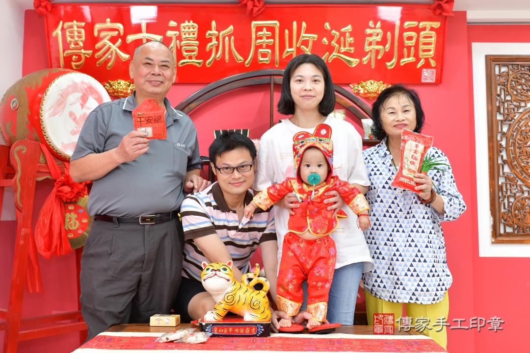 傳家台中店、抓周、古裝禮服照 傳家台中店、抓周、古裝禮服照