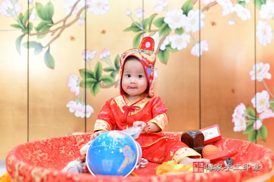 傳家台中店、抓周、古裝禮服照 傳家台中店、抓周、古裝禮服照