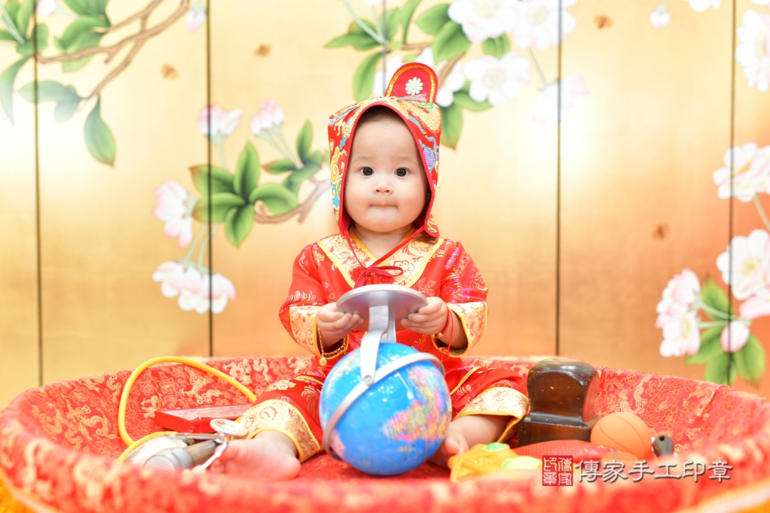 傳家台中店、抓周、古裝禮服照 傳家台中店、抓周、古裝禮服照