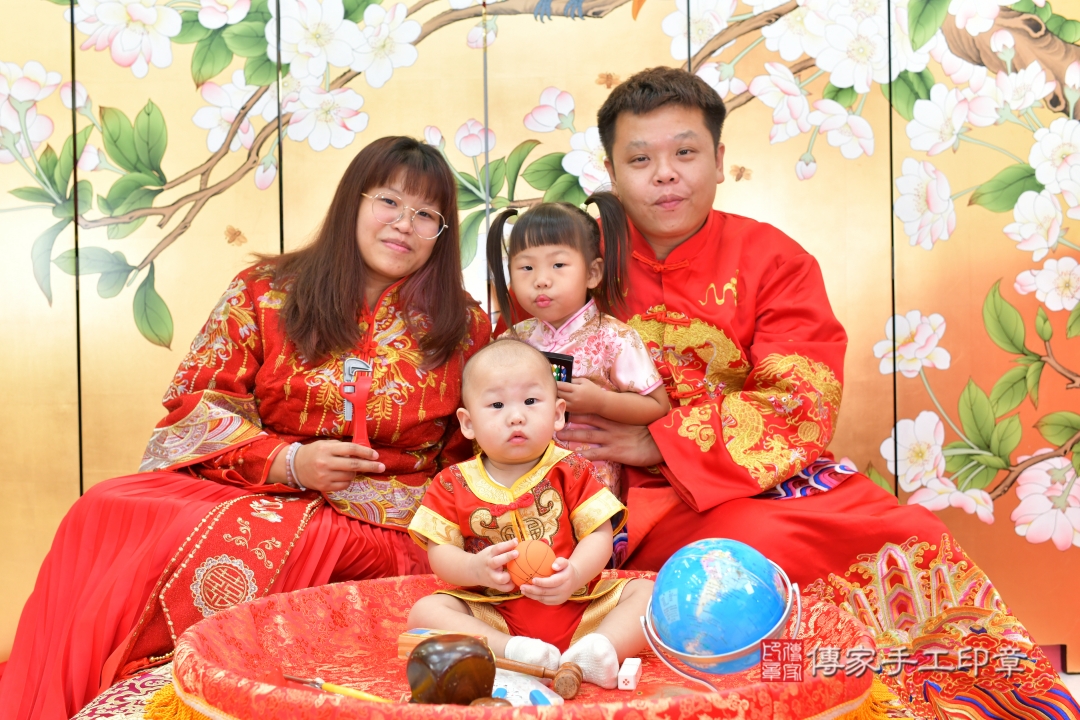 傳家台中店、抓周、古裝禮服照 傳家台中店、抓周、古裝禮服照