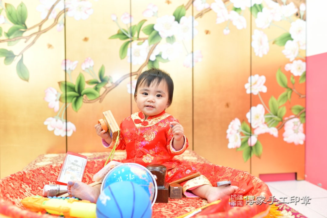 傳家台中店、抓周、古裝禮服照 傳家台中店、抓周、古裝禮服照