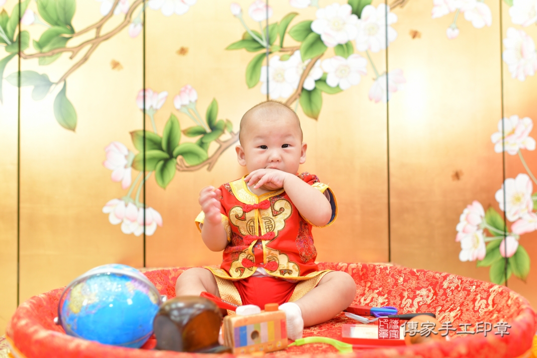 傳家台中店、抓周、古裝禮服照 傳家台中店、抓周、古裝禮服照