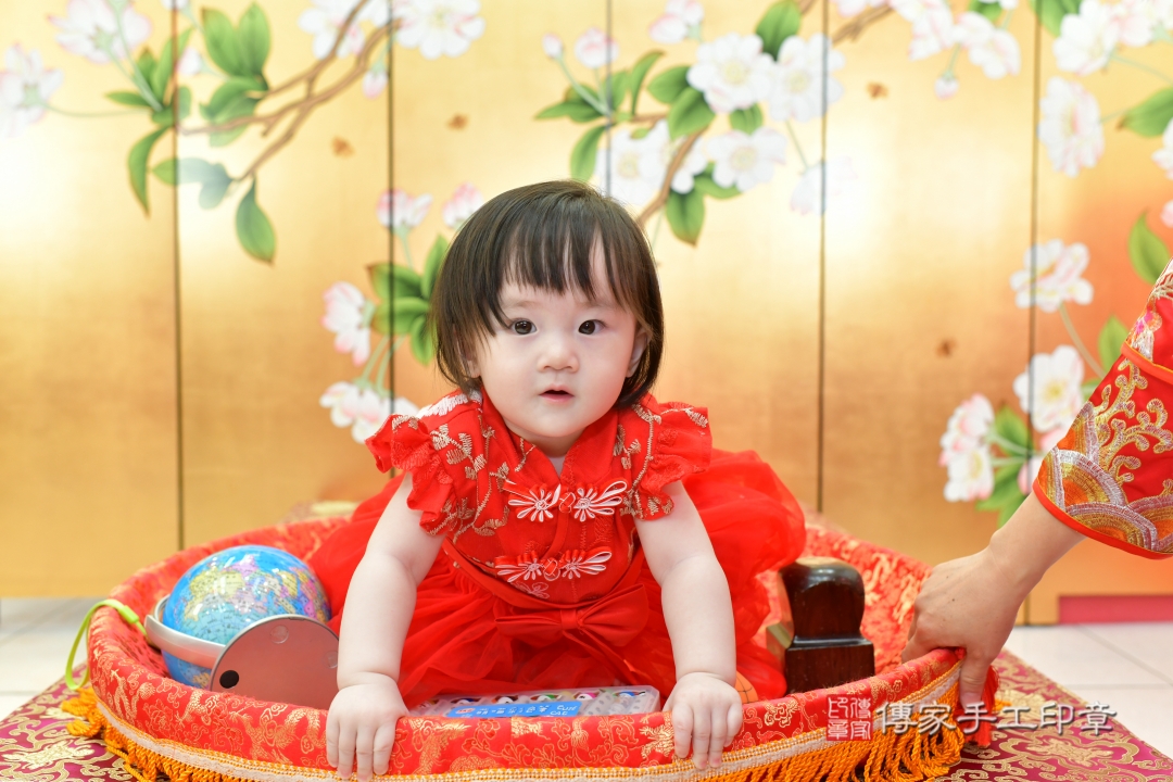 傳家台中店、抓周、古裝禮服照 傳家台中店、抓周、古裝禮服照