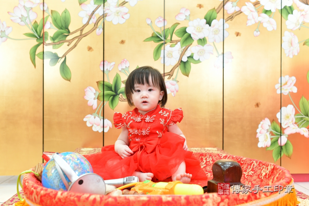 傳家台中店、抓周、古裝禮服照 傳家台中店、抓周、古裝禮服照