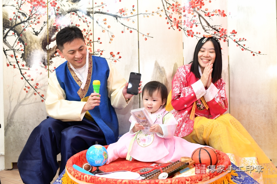 傳家台北店、抓周、古裝禮服照