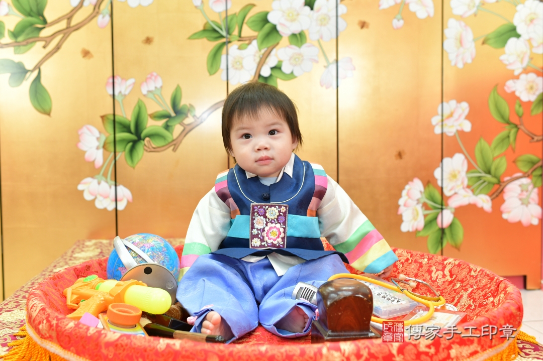 傳家台中店、抓周、古裝禮服照