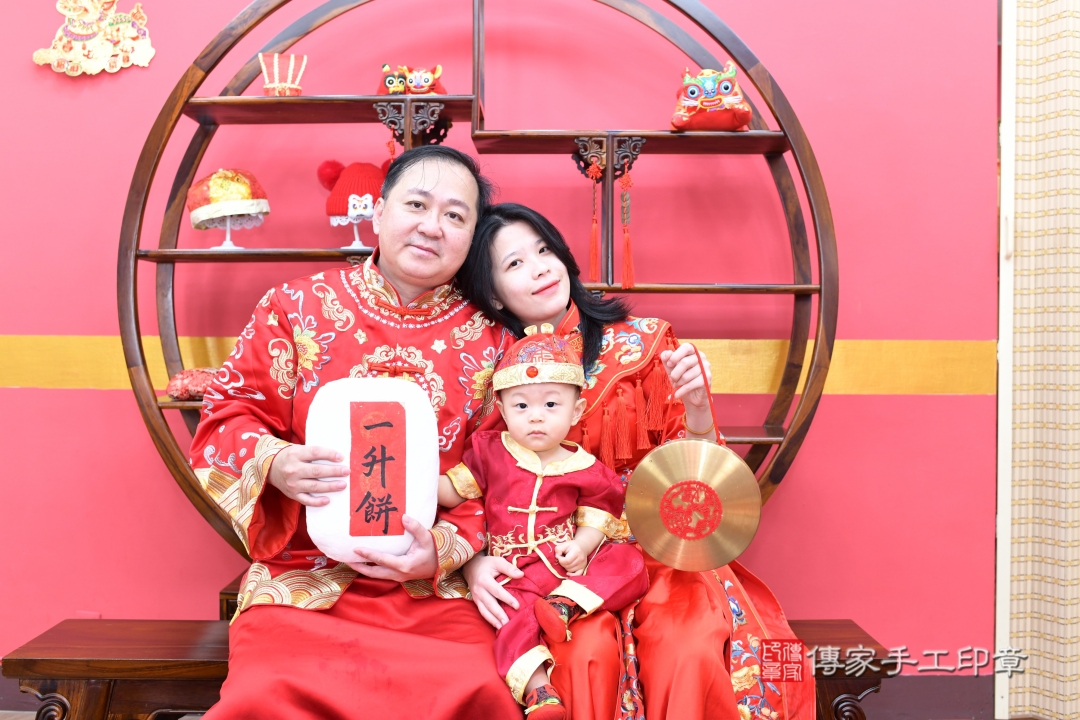 傳家台北店、抓周、古裝禮服照