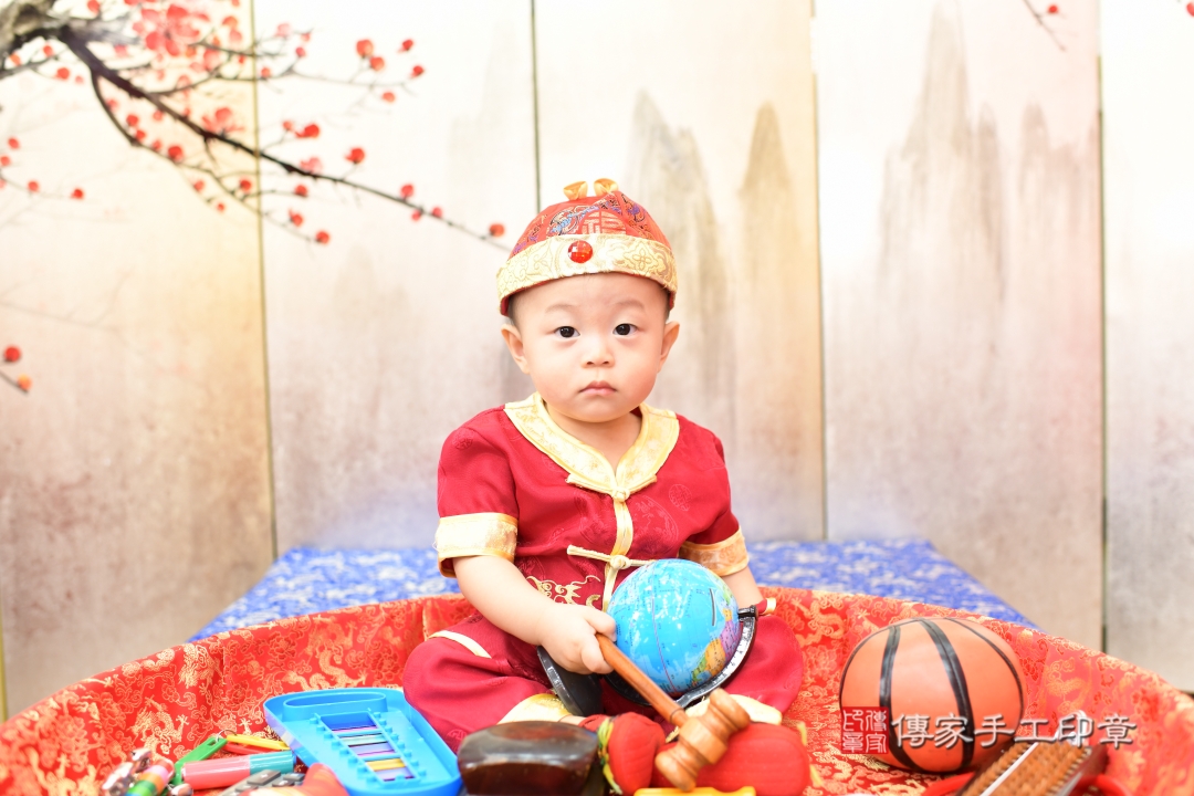 傳家台北店、抓周、古裝禮服照 傳家台北店、抓周、古裝禮服照