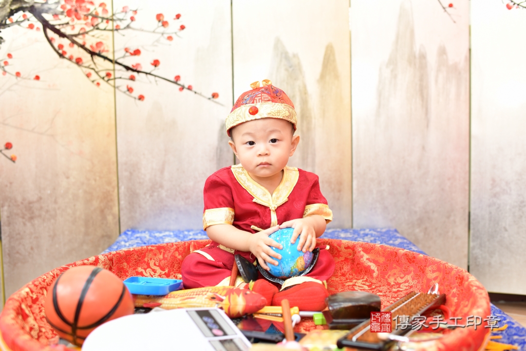 傳家台北店、抓周、古裝禮服照 傳家台北店、抓周、古裝禮服照