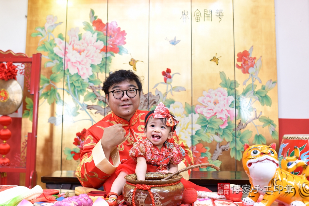 傳家台北店、抓周、古裝禮服照 傳家台北店、抓周、古裝禮服照