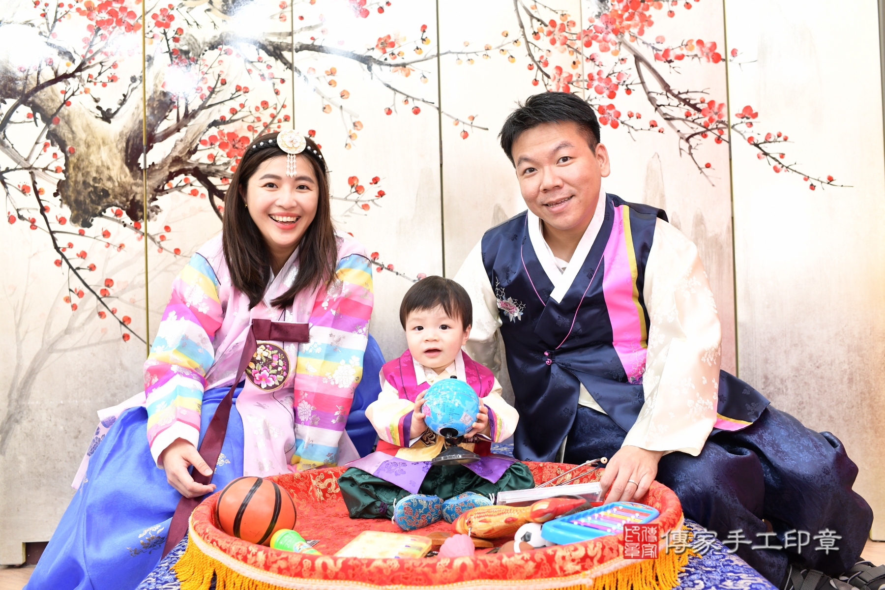 傳家台北店、抓周、古裝禮服照 傳家台北店、抓周、古裝禮服照