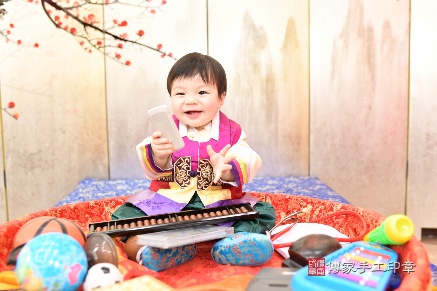 傳家台北店、抓周、古裝禮服照 傳家台北店、抓周、古裝禮服照