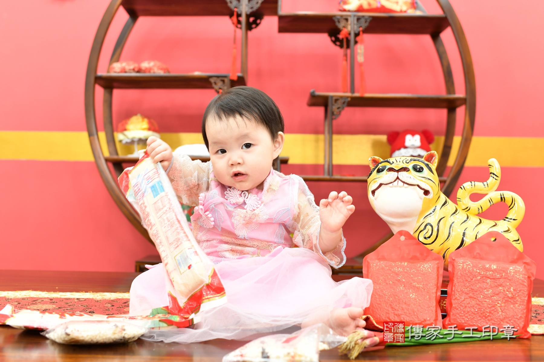 傳家新北店、抓周、古裝禮服照 傳家新北店、抓周、古裝禮服照