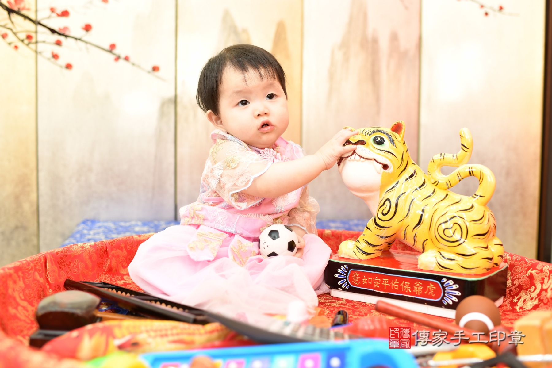 傳家新北店、抓周、古裝禮服照 傳家新北店、抓周、古裝禮服照