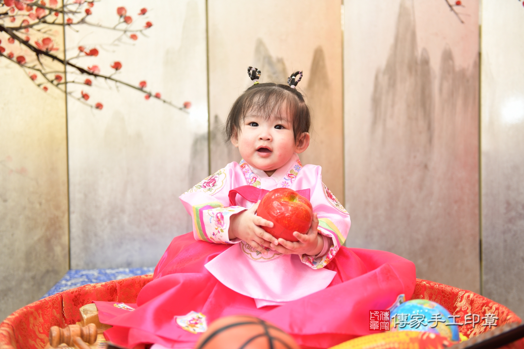 傳家台北店、抓周、古裝禮服照 傳家台北店、抓周、古裝禮服照
