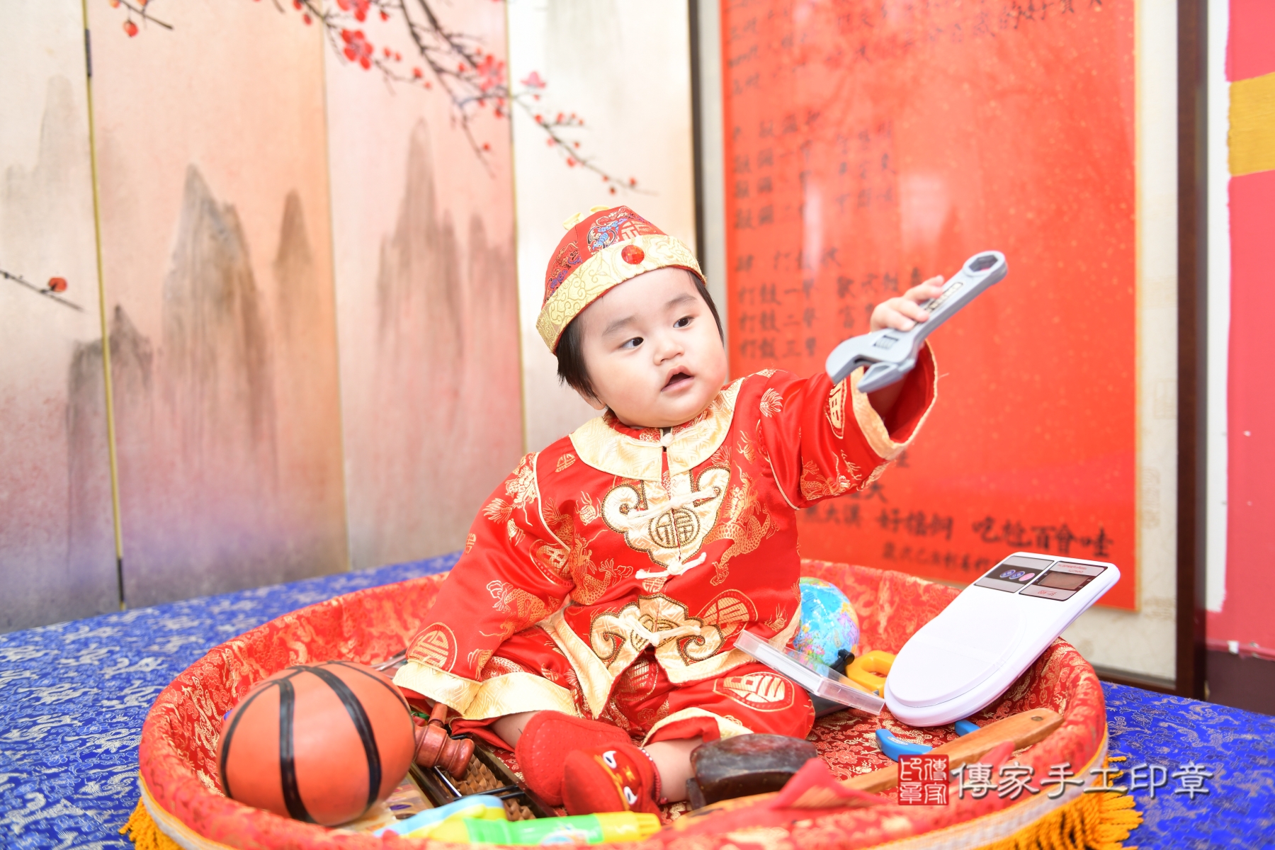 傳家台北店、抓周、古裝禮服照 傳家台北店、抓周、古裝禮服照