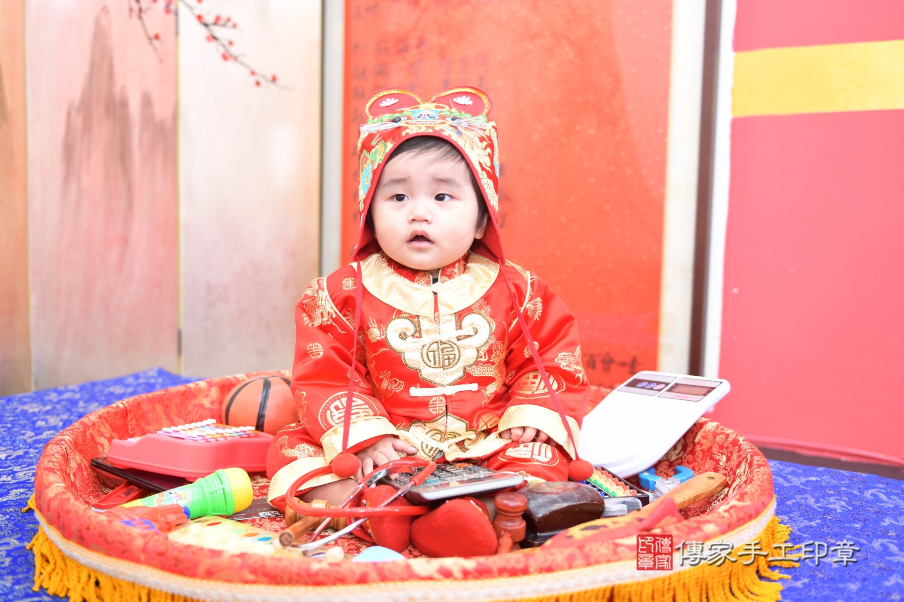 傳家台北店、抓周、古裝禮服照 傳家台北店、抓周、古裝禮服照