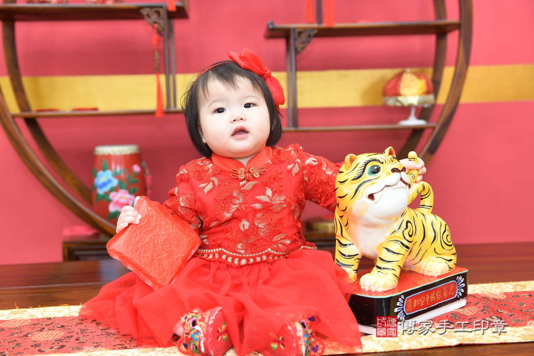傳家台北店、抓周、古裝禮服照 傳家台北店、抓周、古裝禮服照