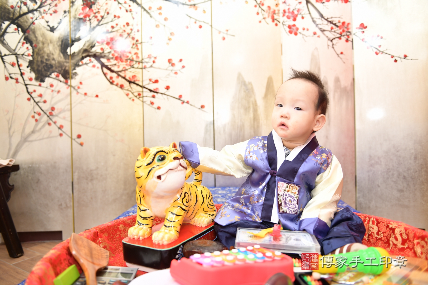 傳家台北店、抓周、古裝禮服照 傳家台北店、抓周、古裝禮服照