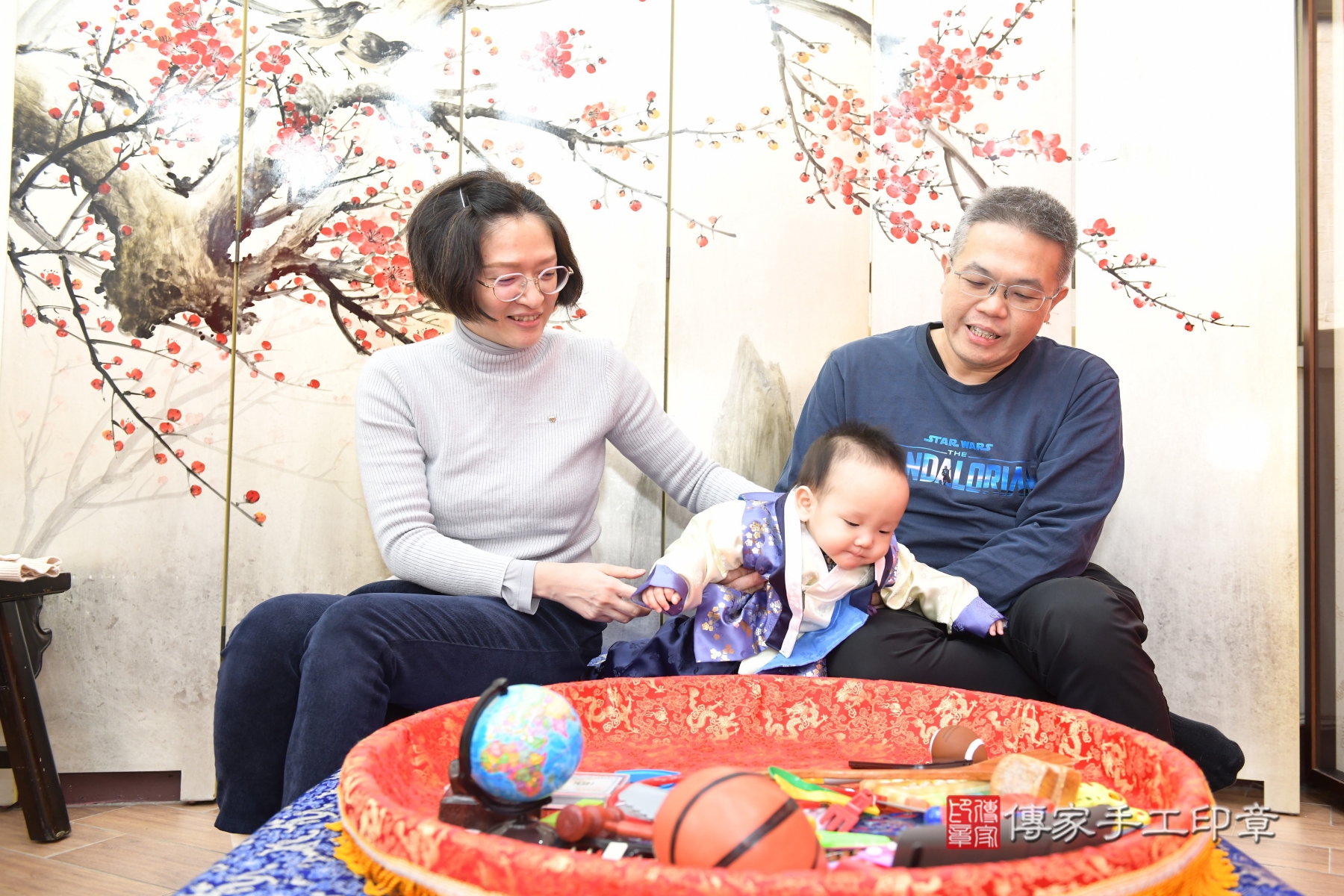 傳家台北店、抓周、古裝禮服照 傳家台北店、抓周、古裝禮服照