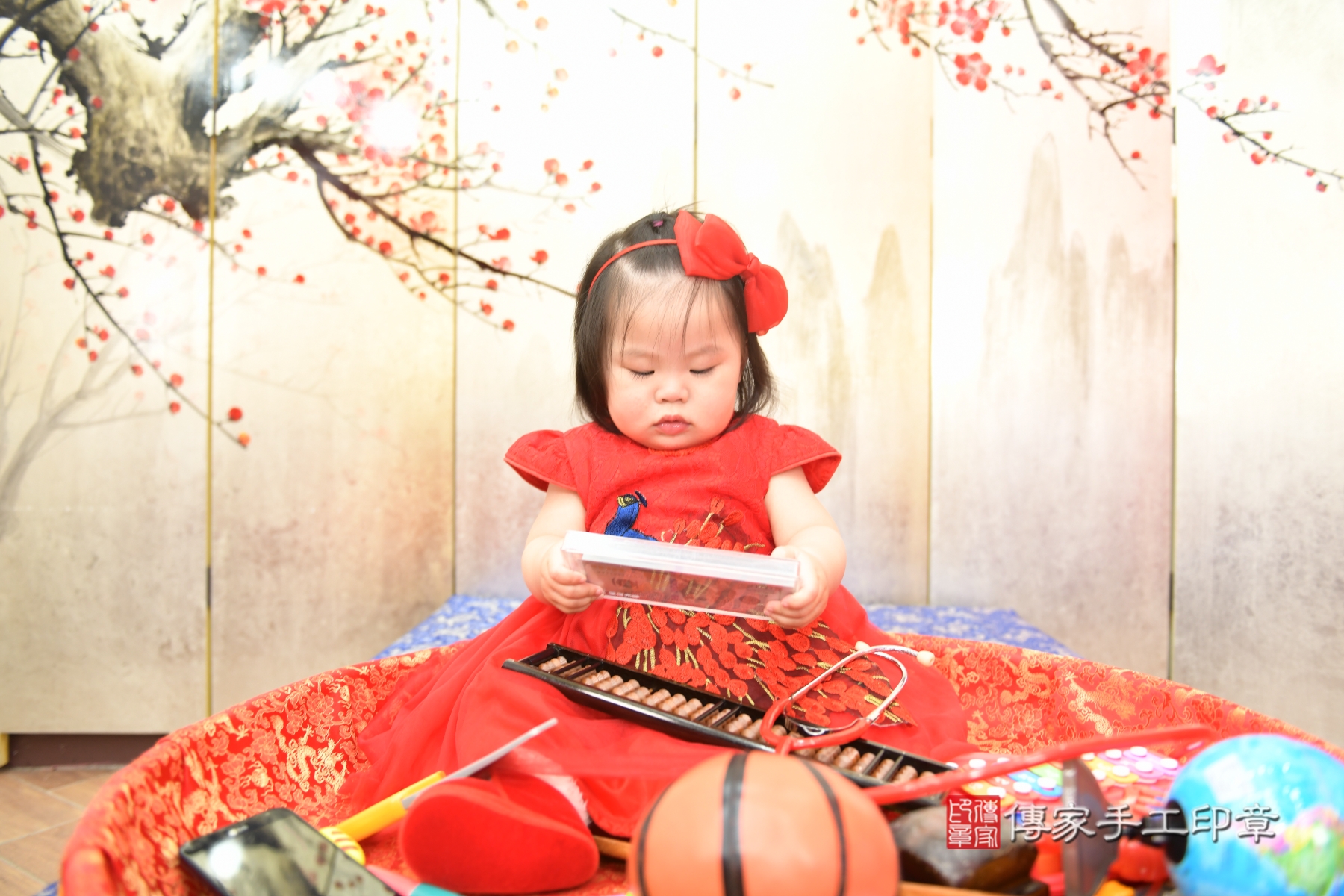 傳家新北店、收涎、剃頭、抓周、古裝禮服照