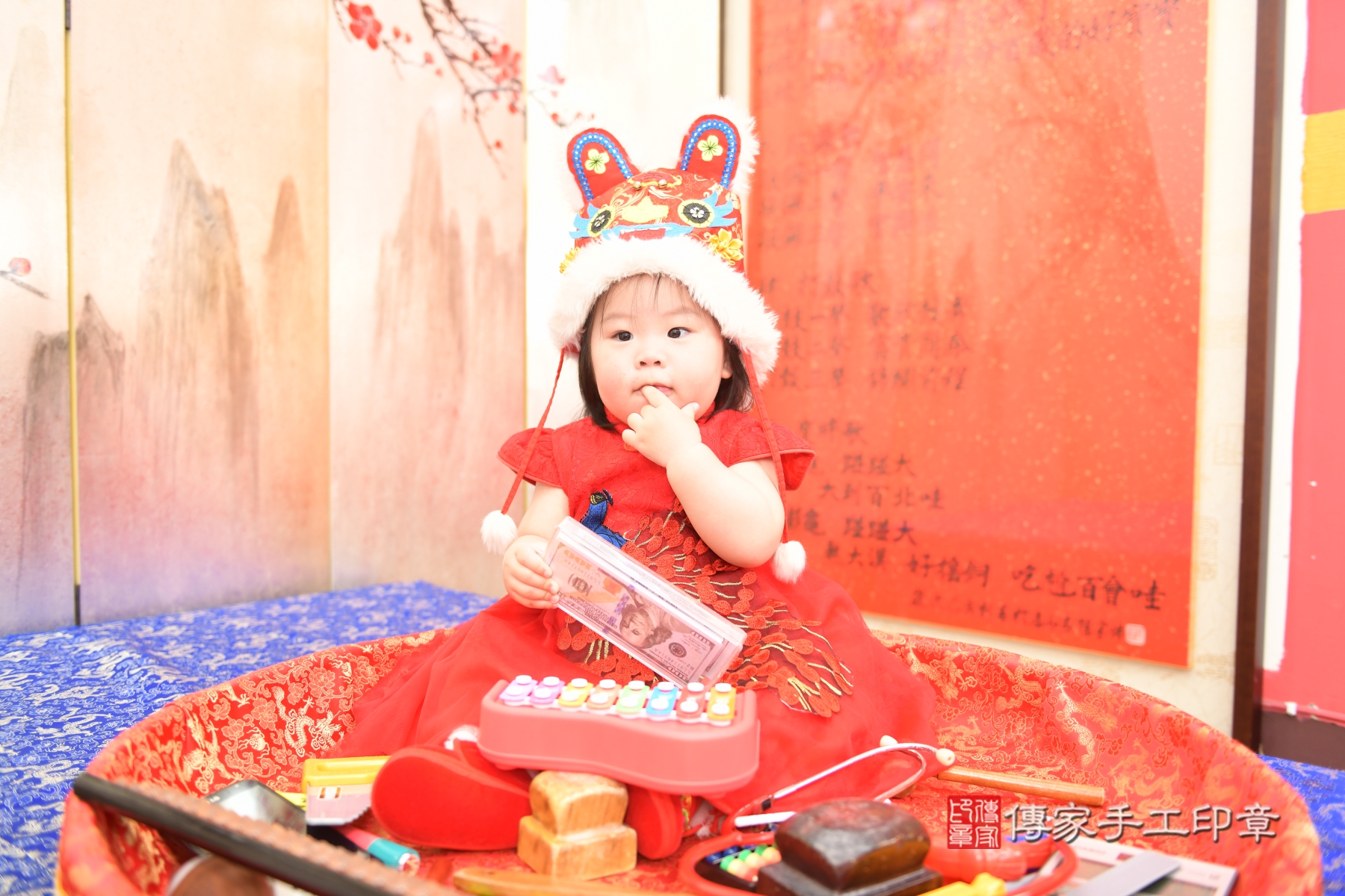 傳家新北店、收涎、剃頭、抓周、古裝禮服照