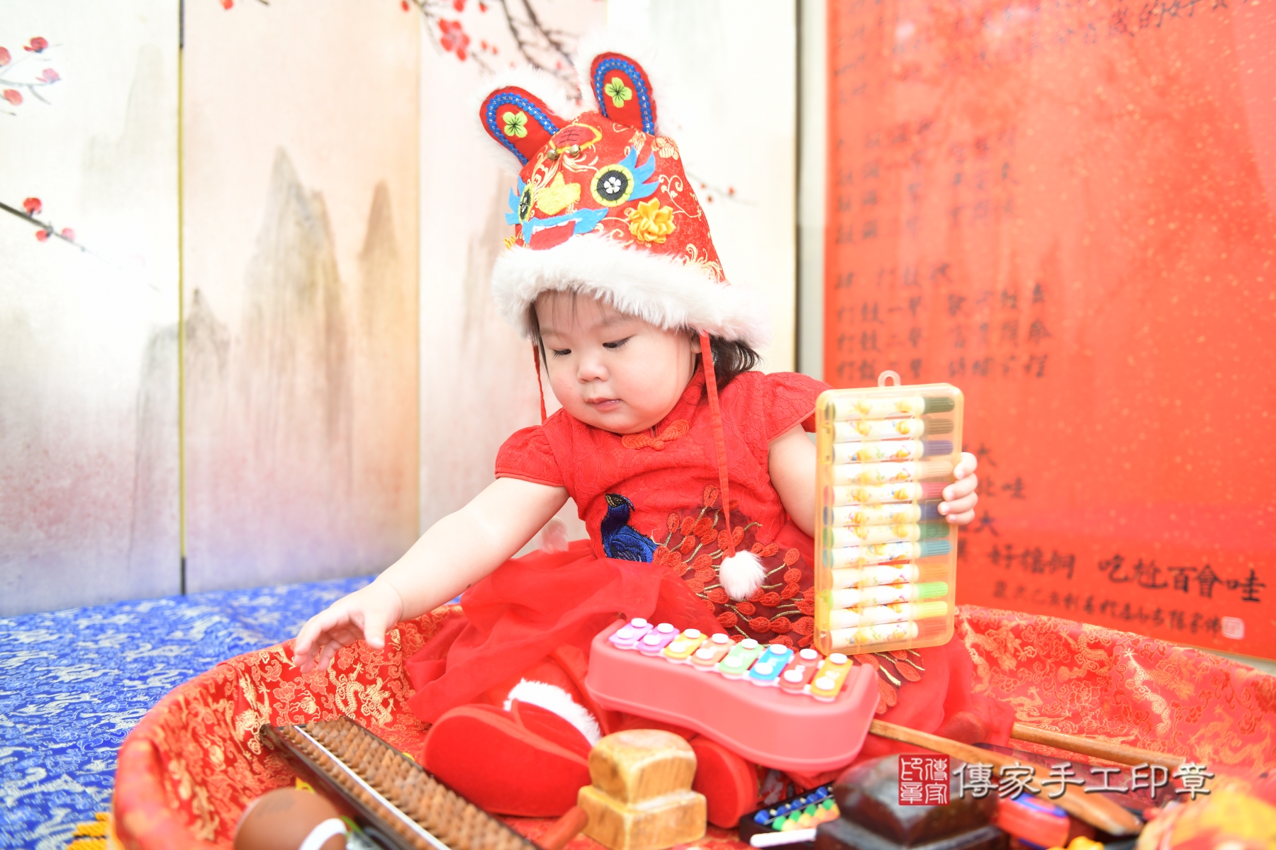 傳家新北店、收涎、剃頭、抓周、古裝禮服照