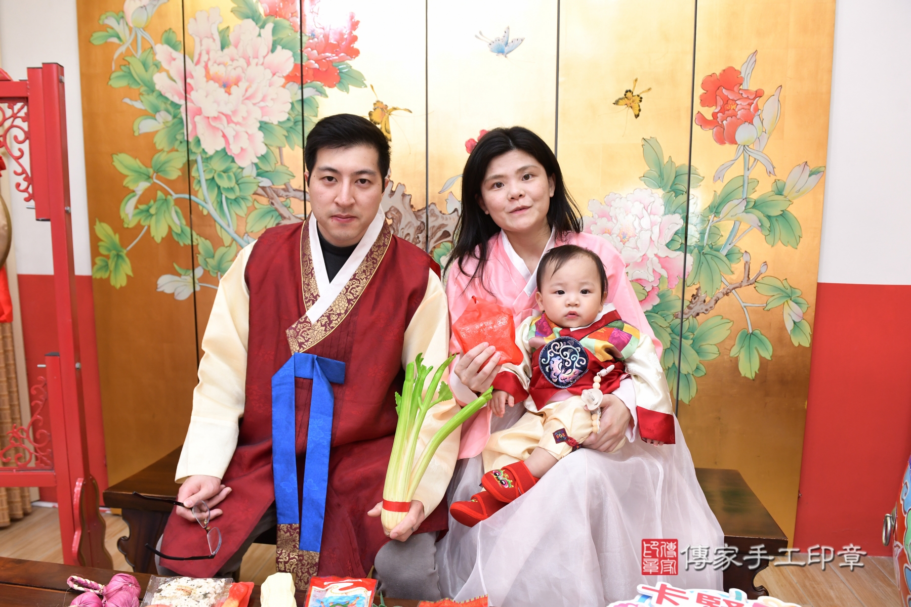 傳家台北店、收涎、剃頭、抓周、古裝禮服照